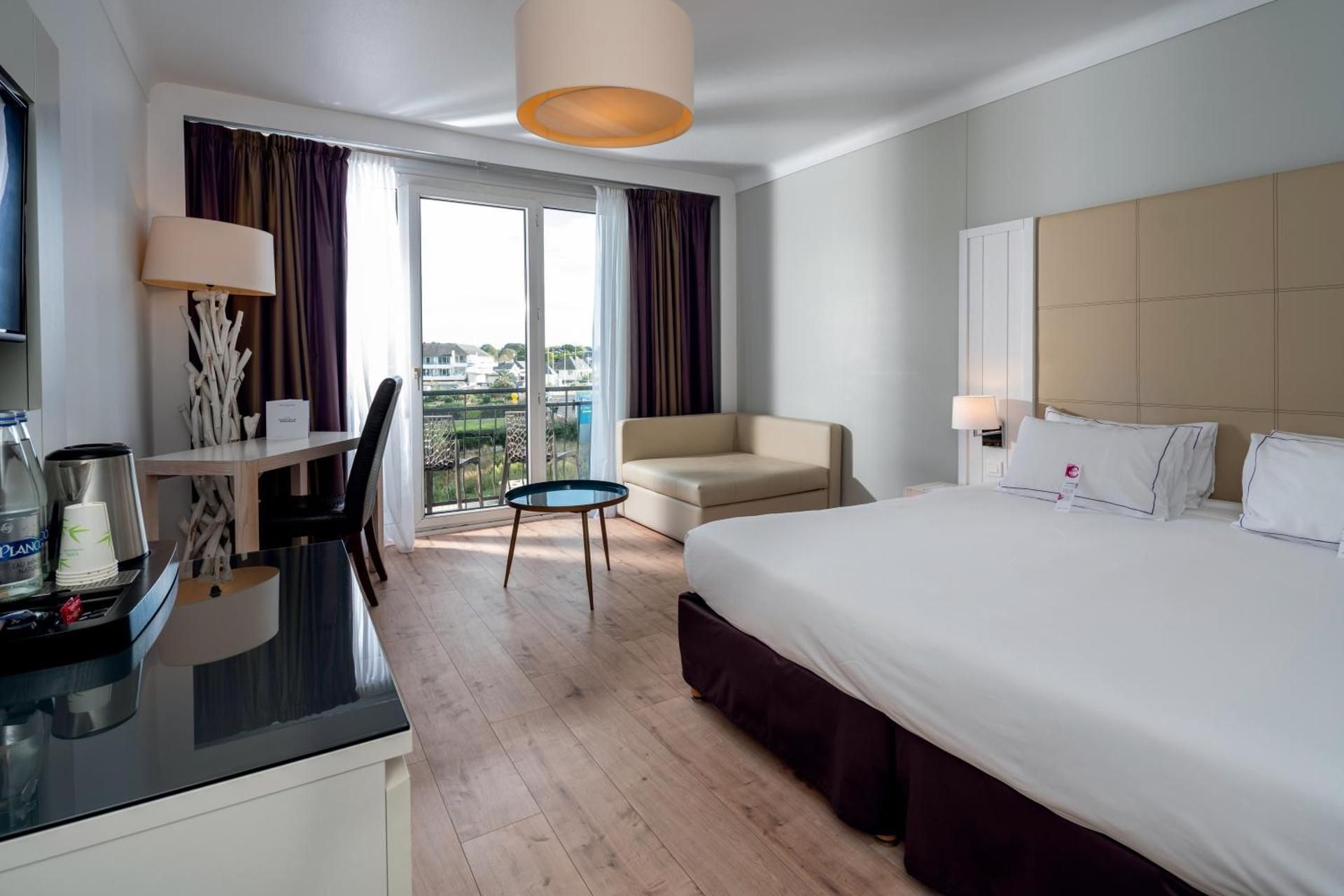Double Room with Side Sea View and balcony and Spa Access