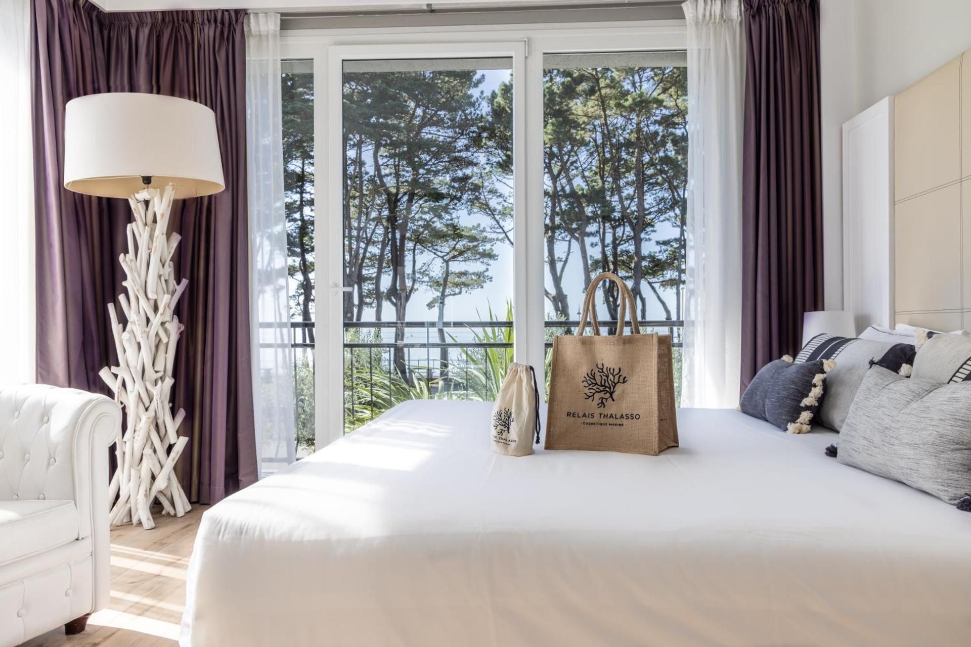 Double Room with Sea View and balcony and Spa Access