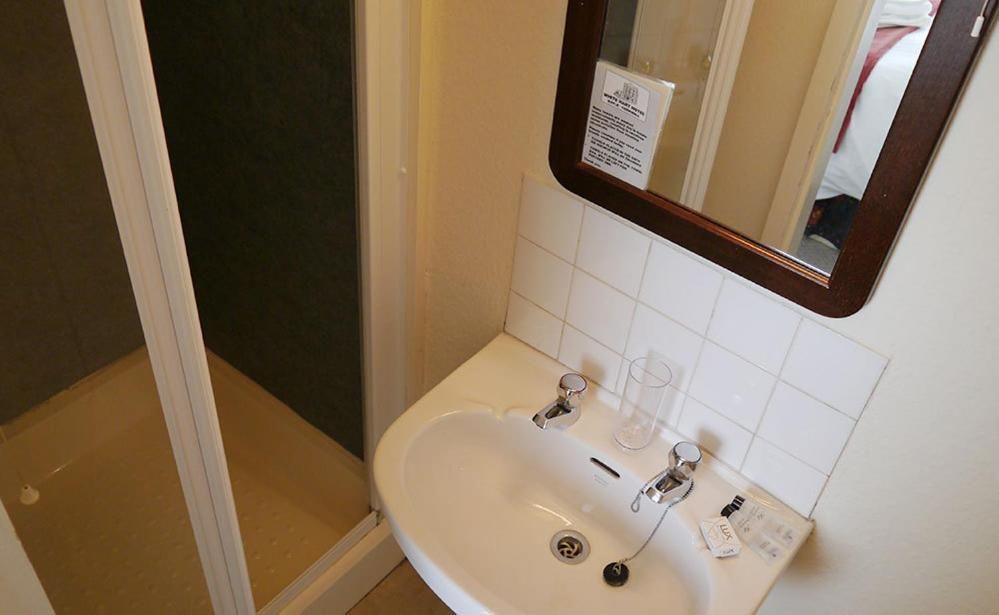 The White Hart Hotel Standard Twin 3