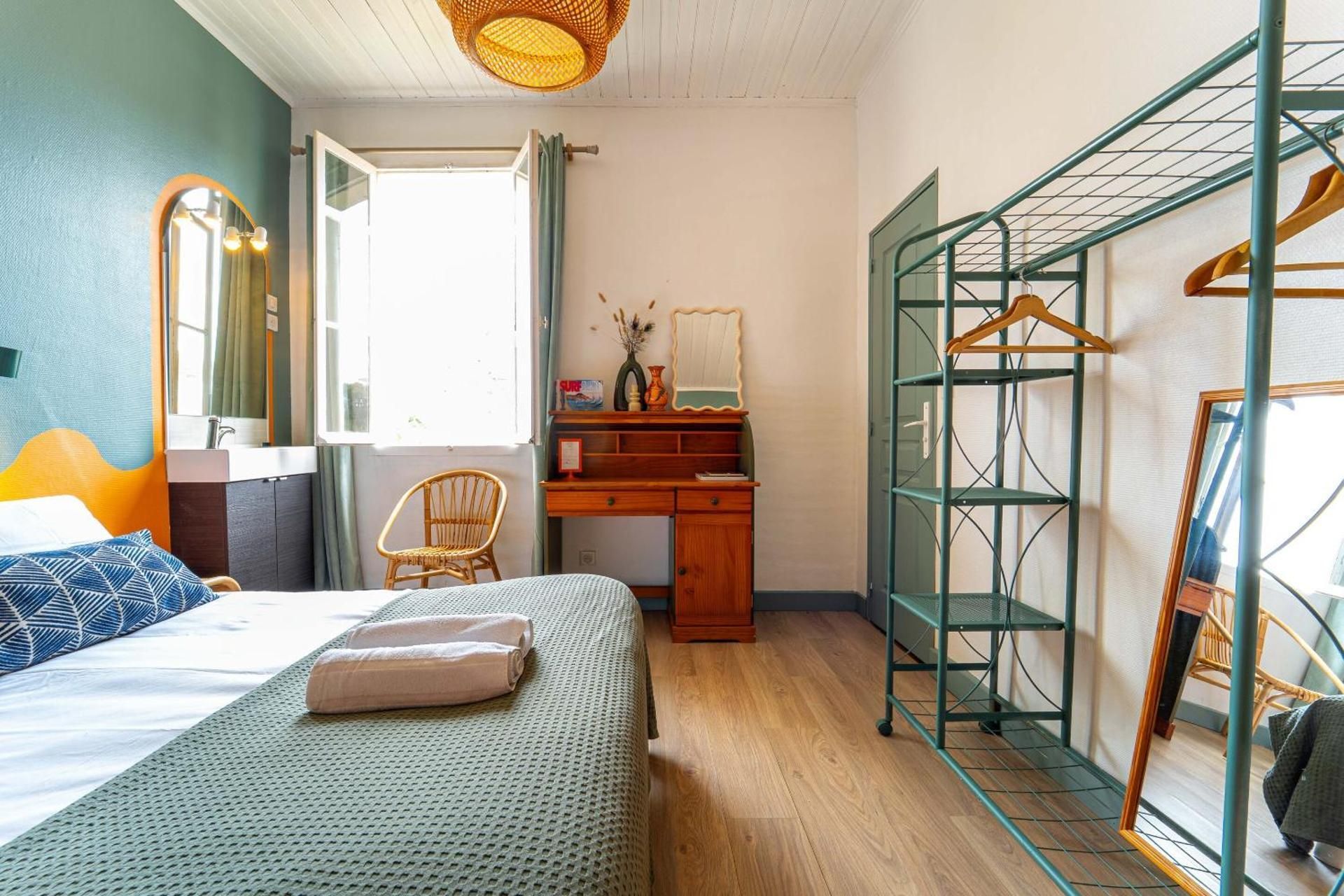 Deluxe Double Room with Shower
