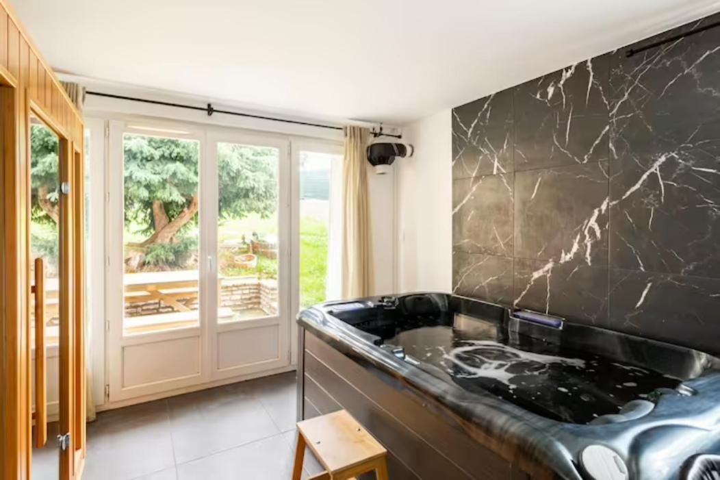Apartment with Garden View