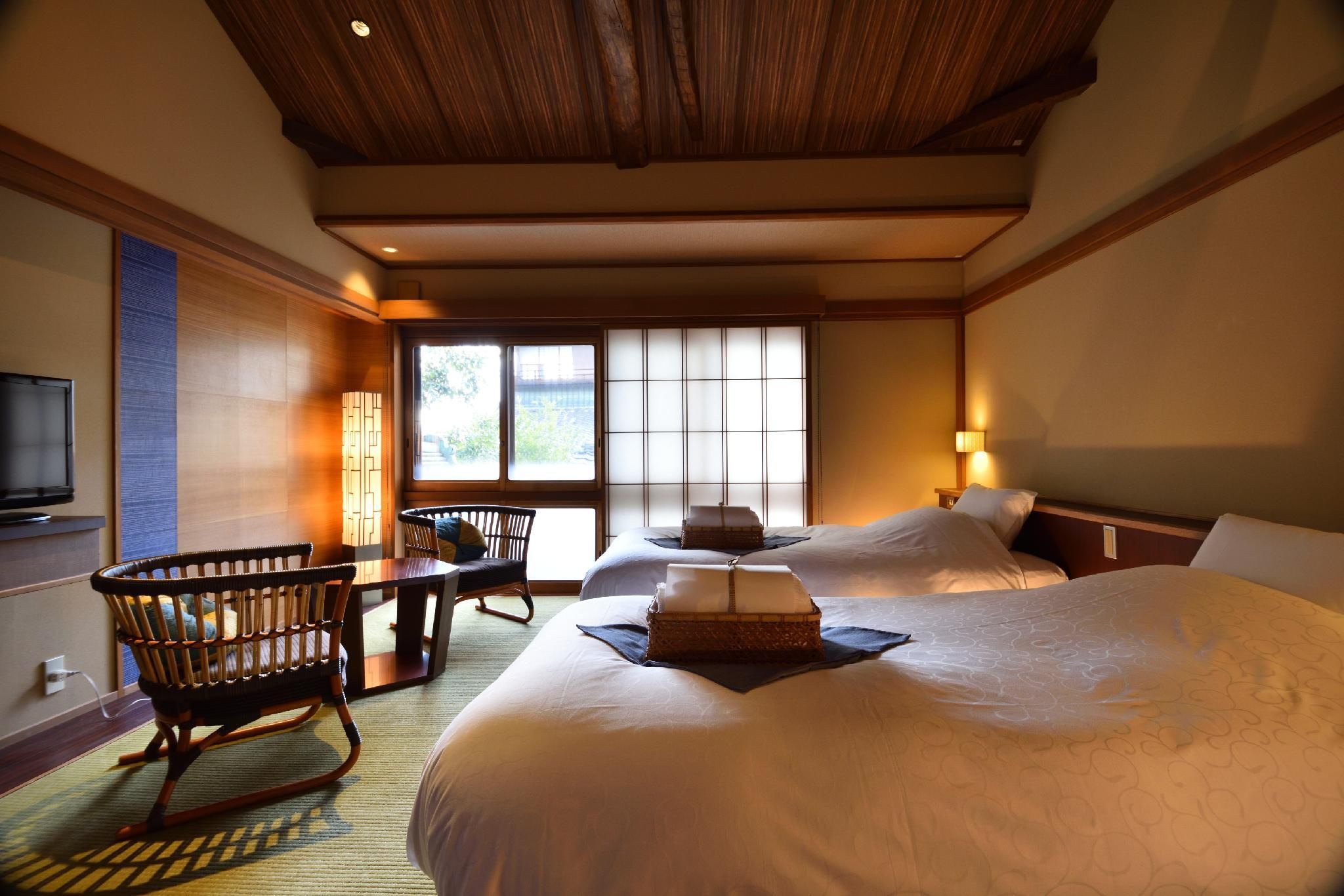 Japanese Modern Style 2nd Floor Twin Room with Western Carpet