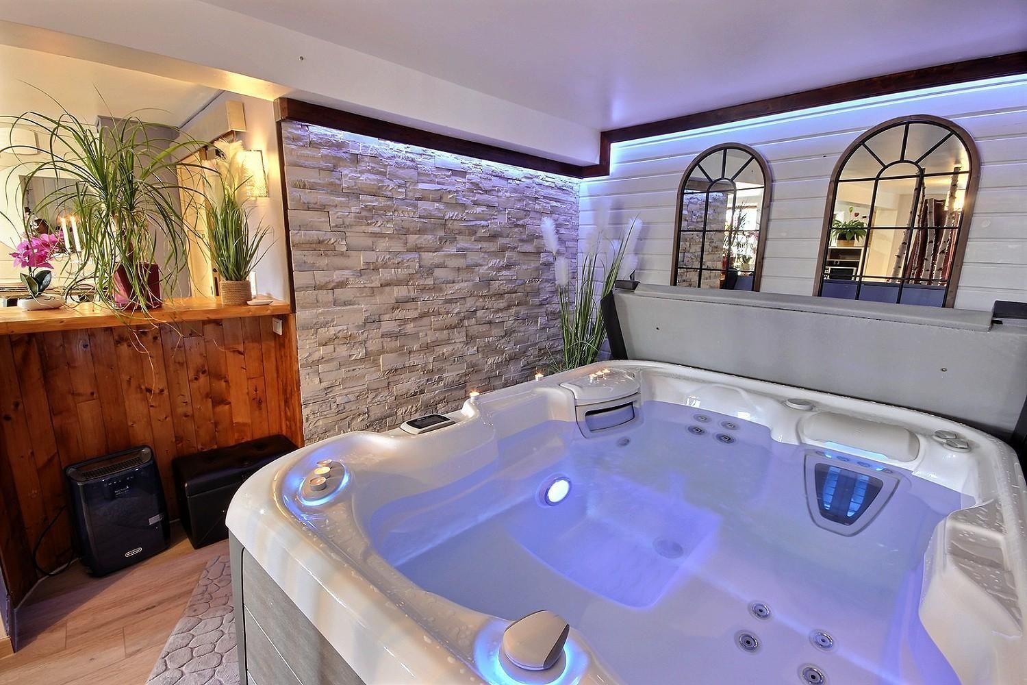 Queen Room with Spa Bath