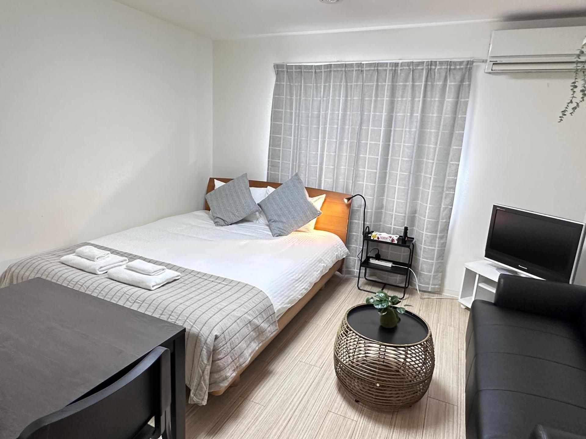 Standard Queen Room