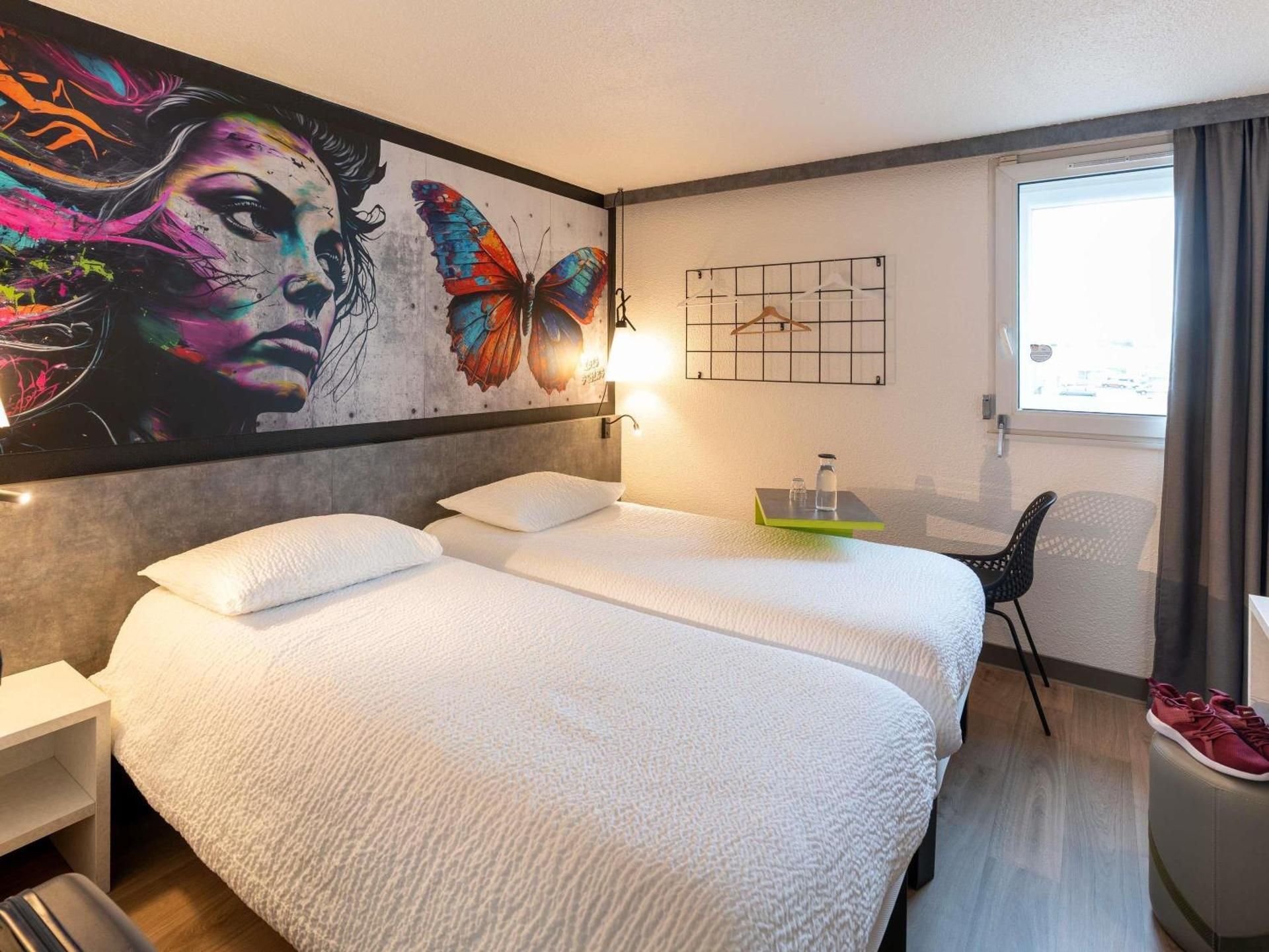 Standard Room with two single beds