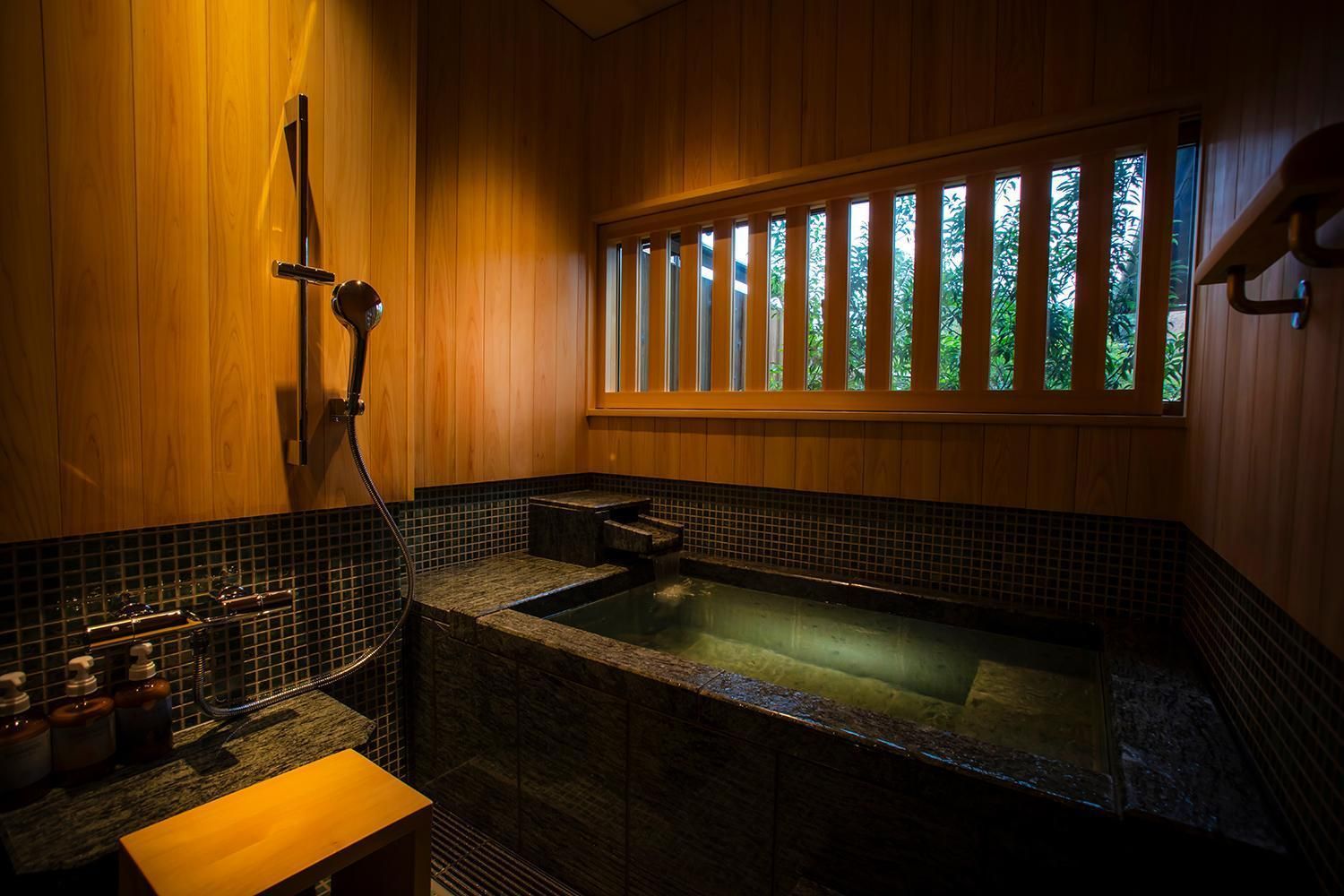 Grande Japanese-Western Room with private garden -ROKU- Non-Smoking (1st Floor)