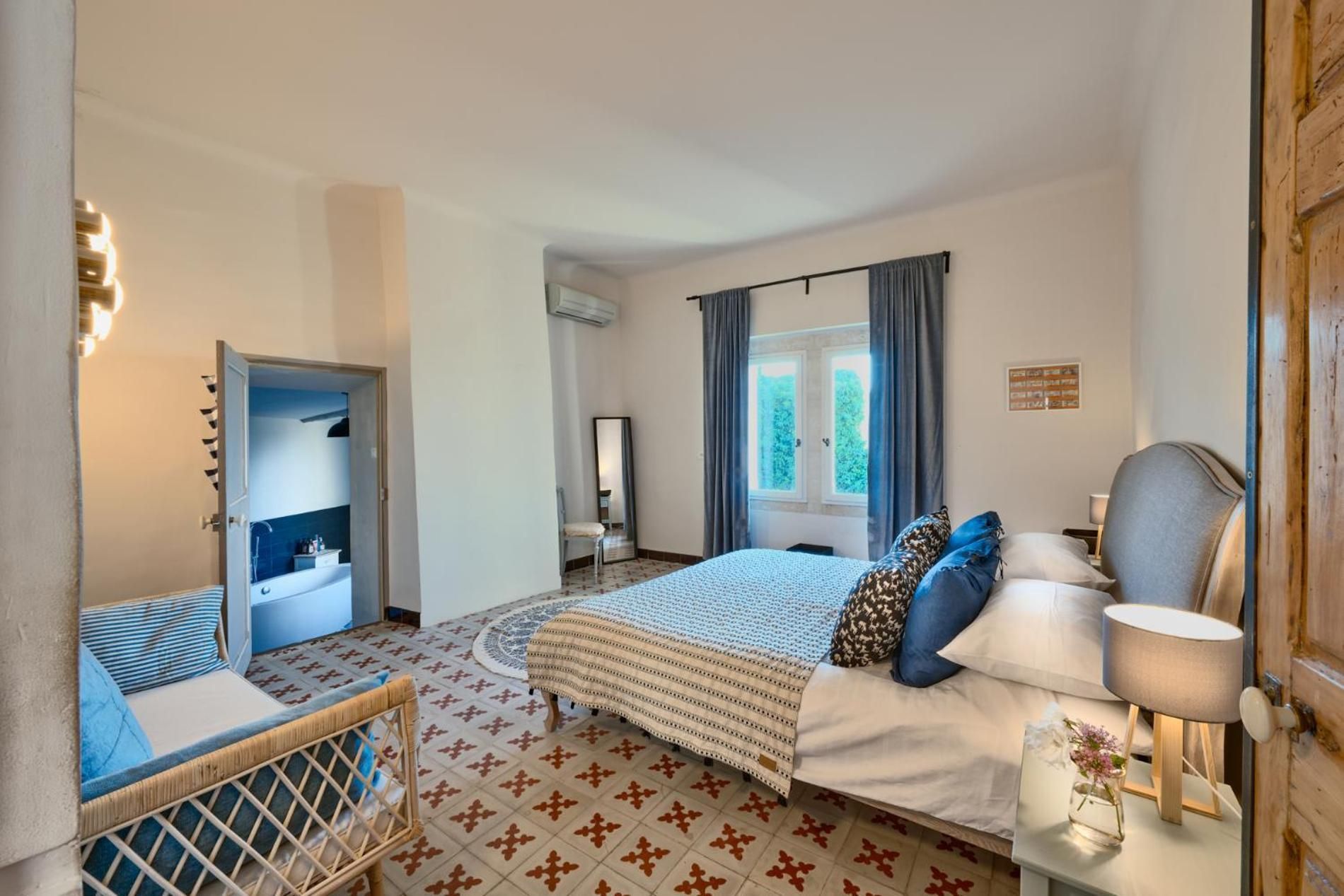 King Room