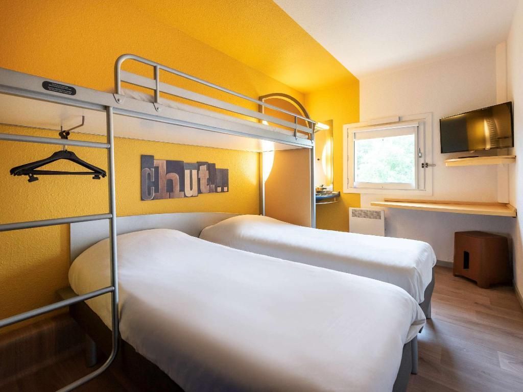 Triple Room with Three Single Beds