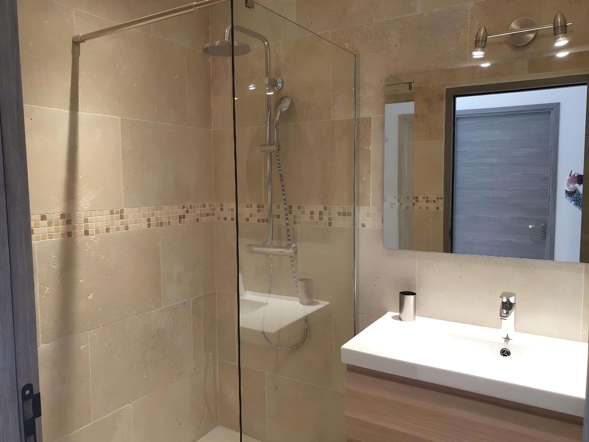 Appartement-Suite-Supérieur-Terrasse-Salle de bain privée séparée