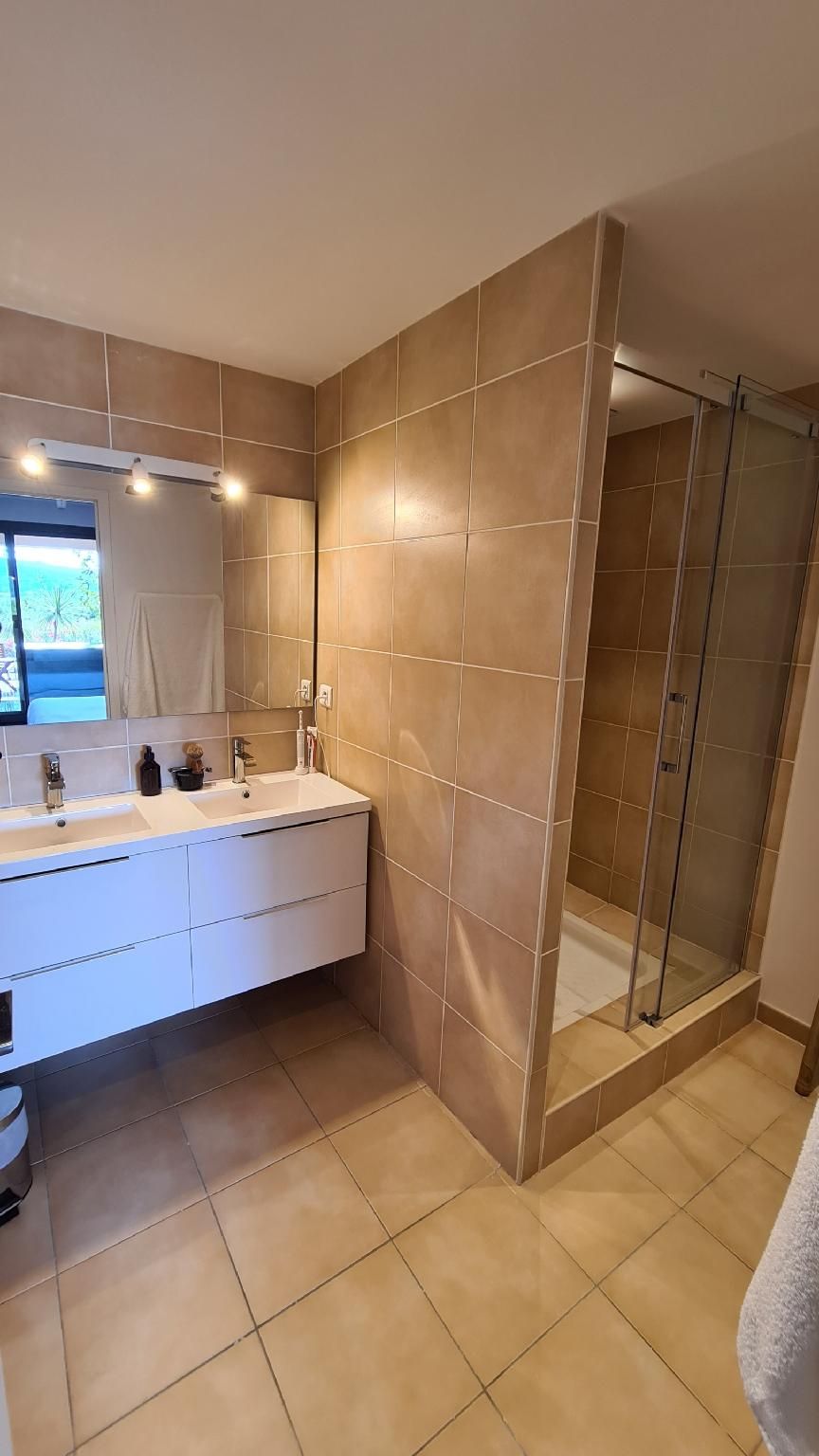 Suite-d'exception-Salle de bain et douche-Vue mer