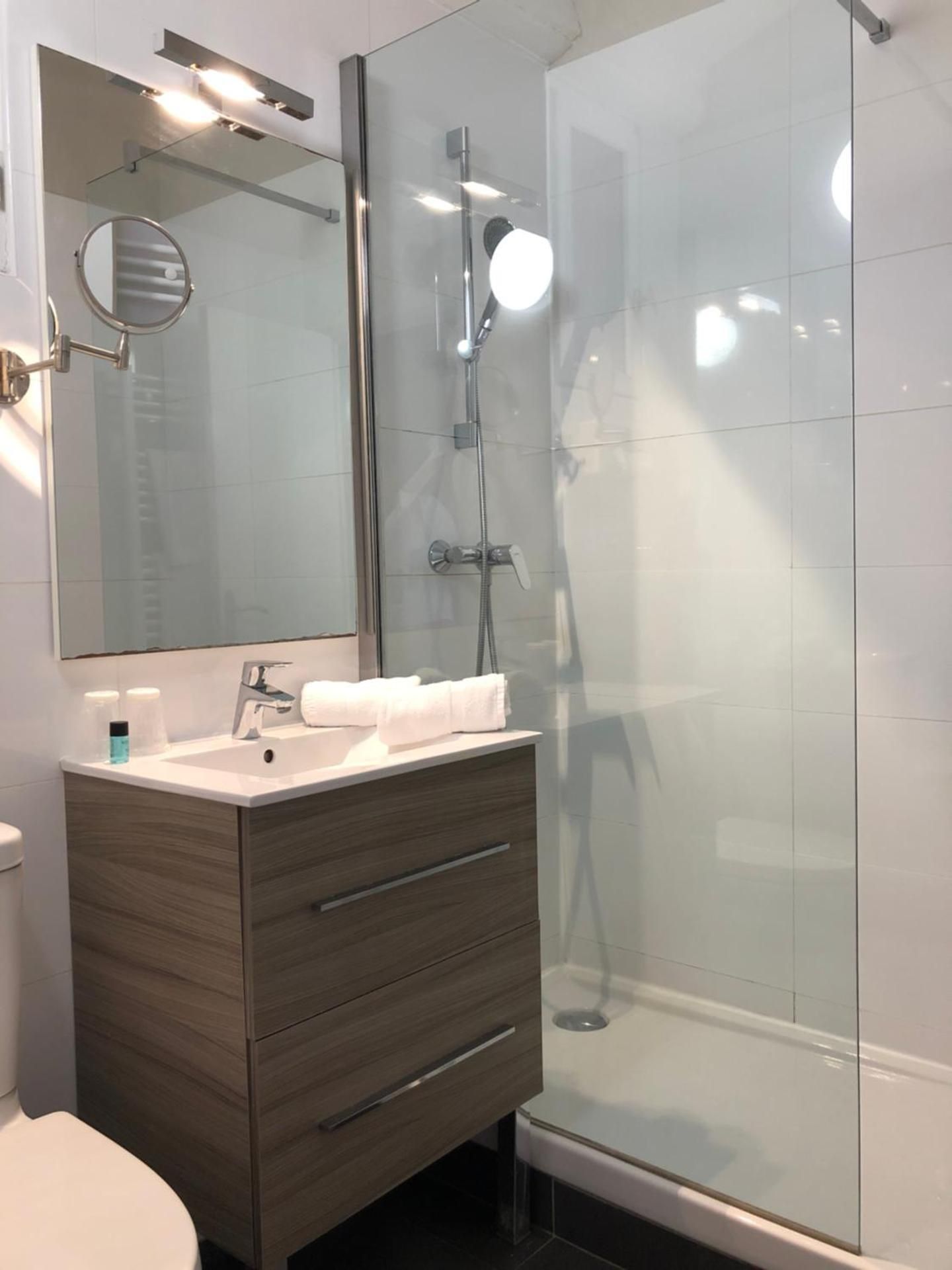 Suite (5 Adults)