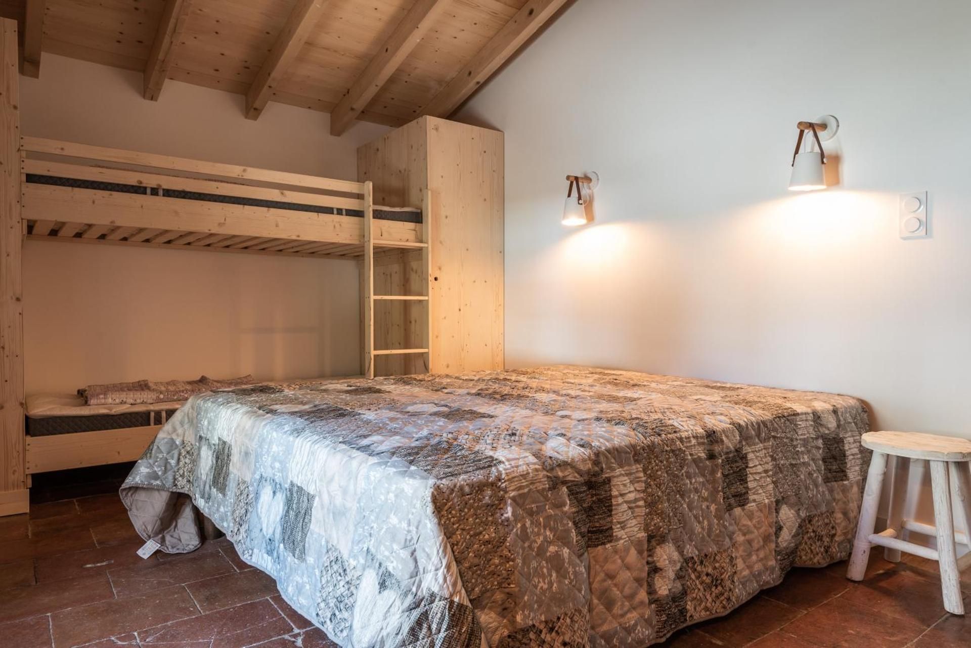 Quadruple Room with Private Bathroom