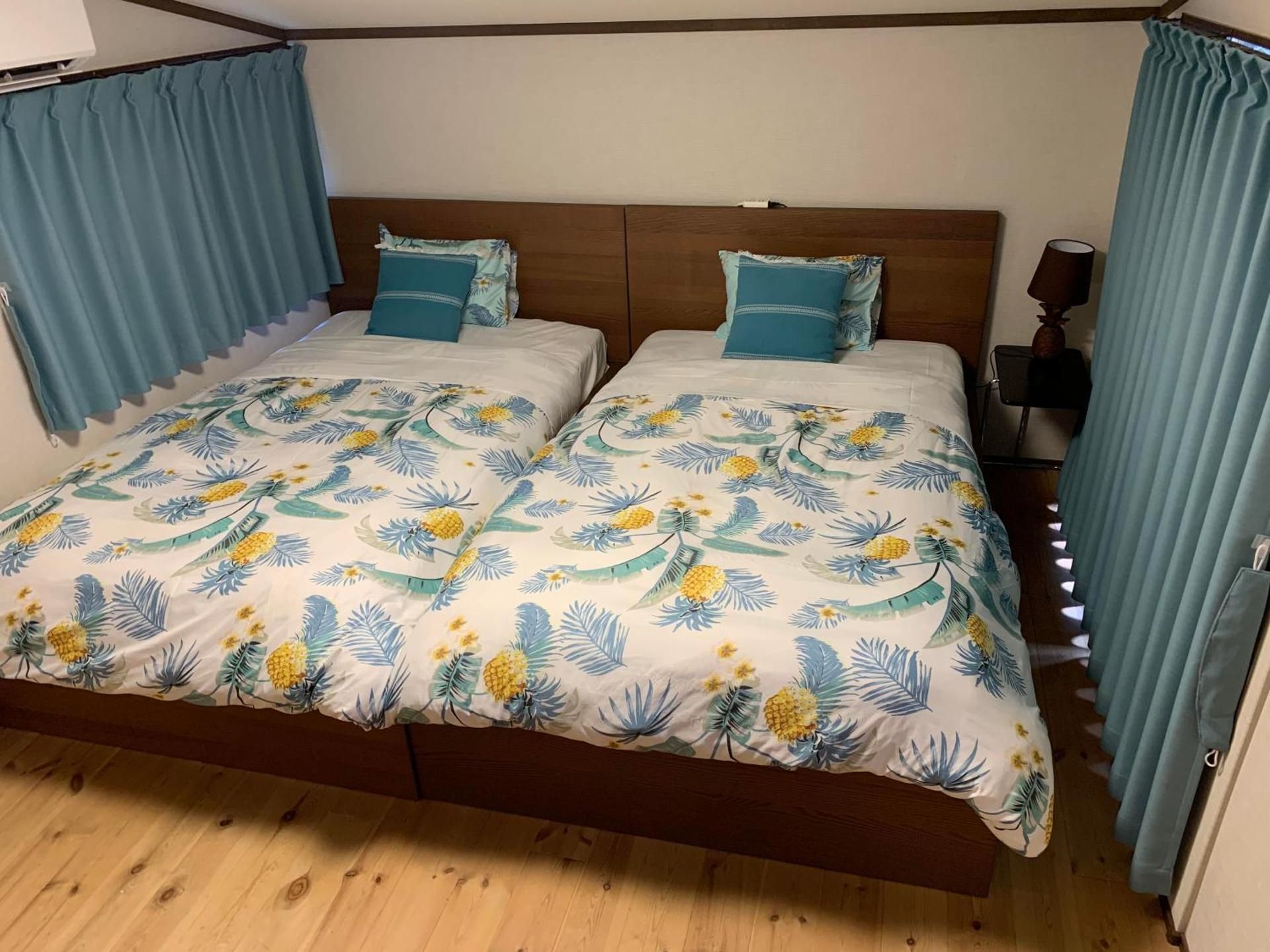 Standard Twin Room with Shared Bathroom