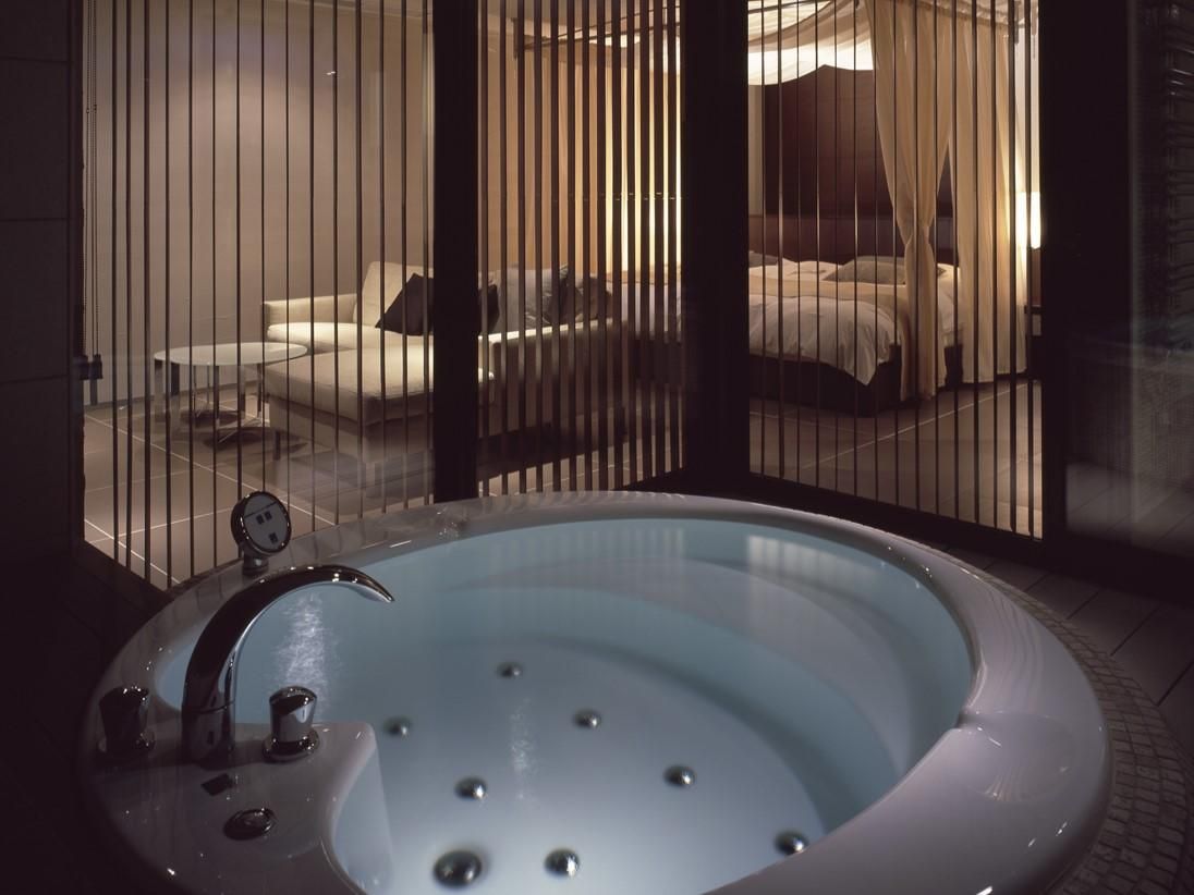 Seiyu Western Style Twin Room with Open-Air Onsen, Jacuzzi and Ganban Sauna Room - 68 sqm