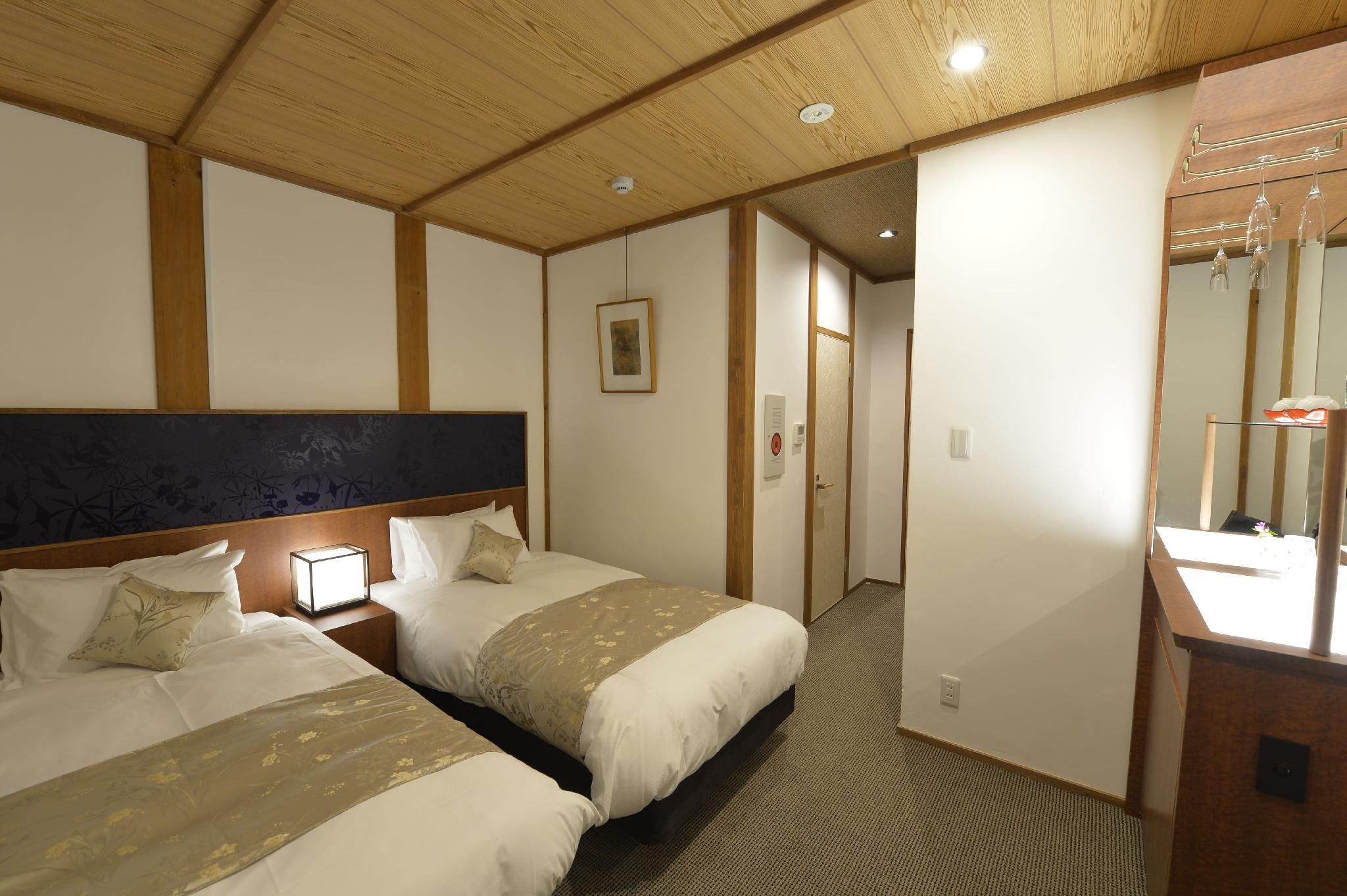 Standard Twin Room B