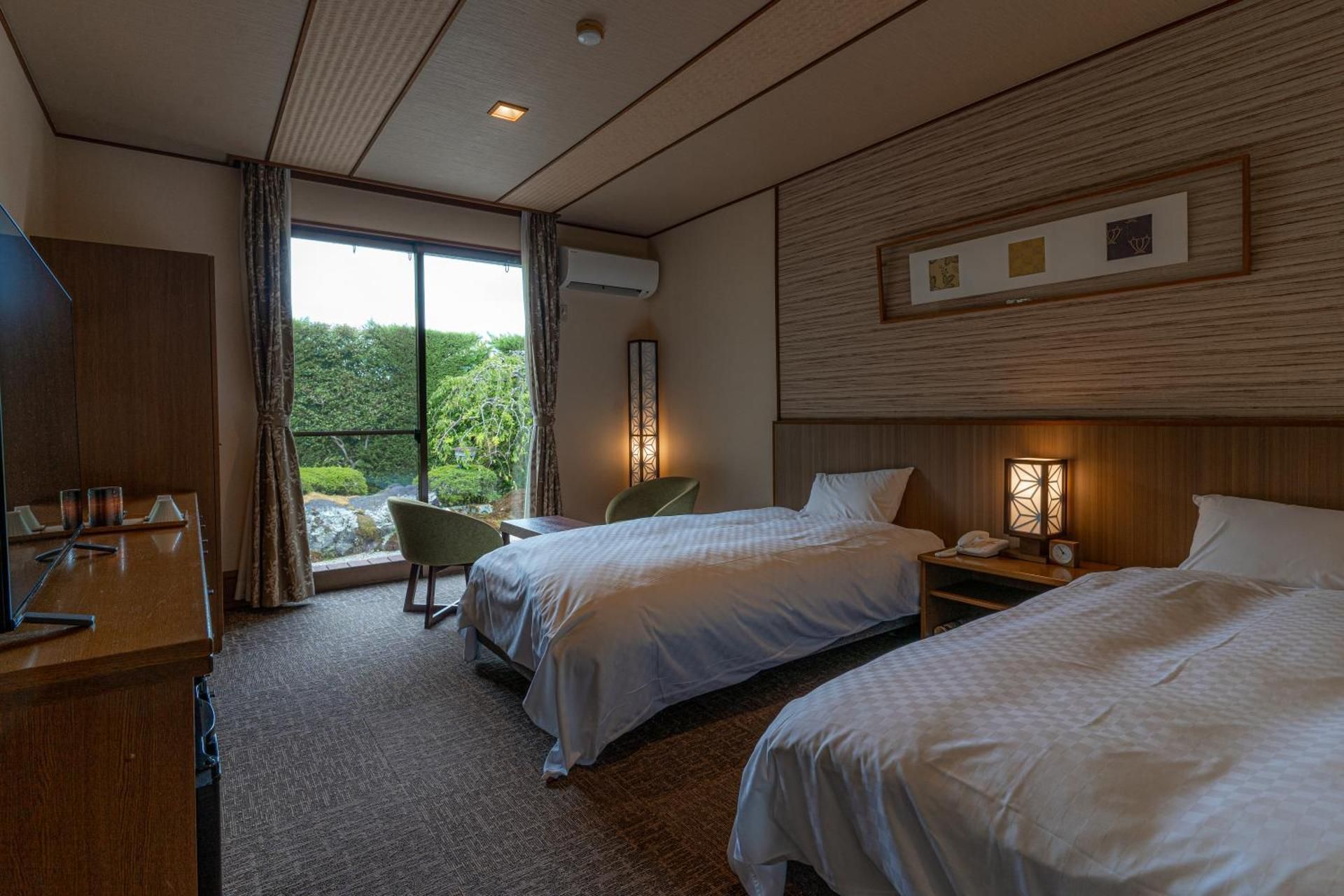 Japanese Garden View Western Style Twin Room