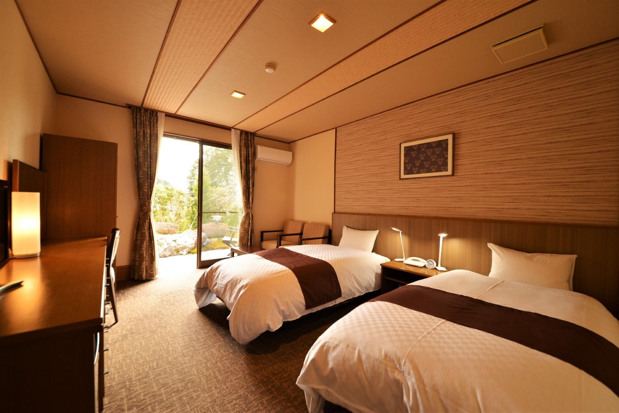 Japanese Garden View Western Style Twin Room