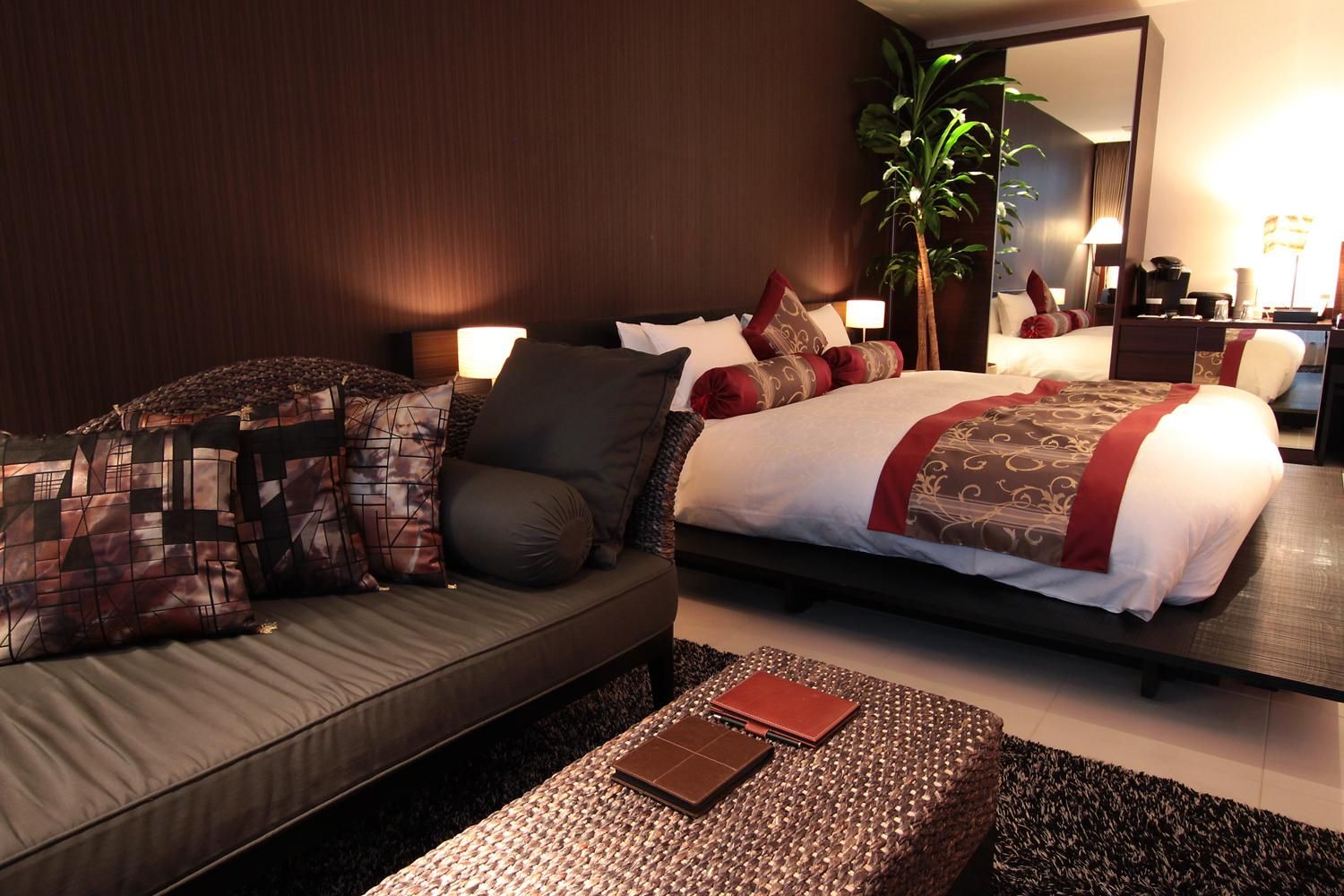 Royal Suite Room with Jacuzzi and Ganga View