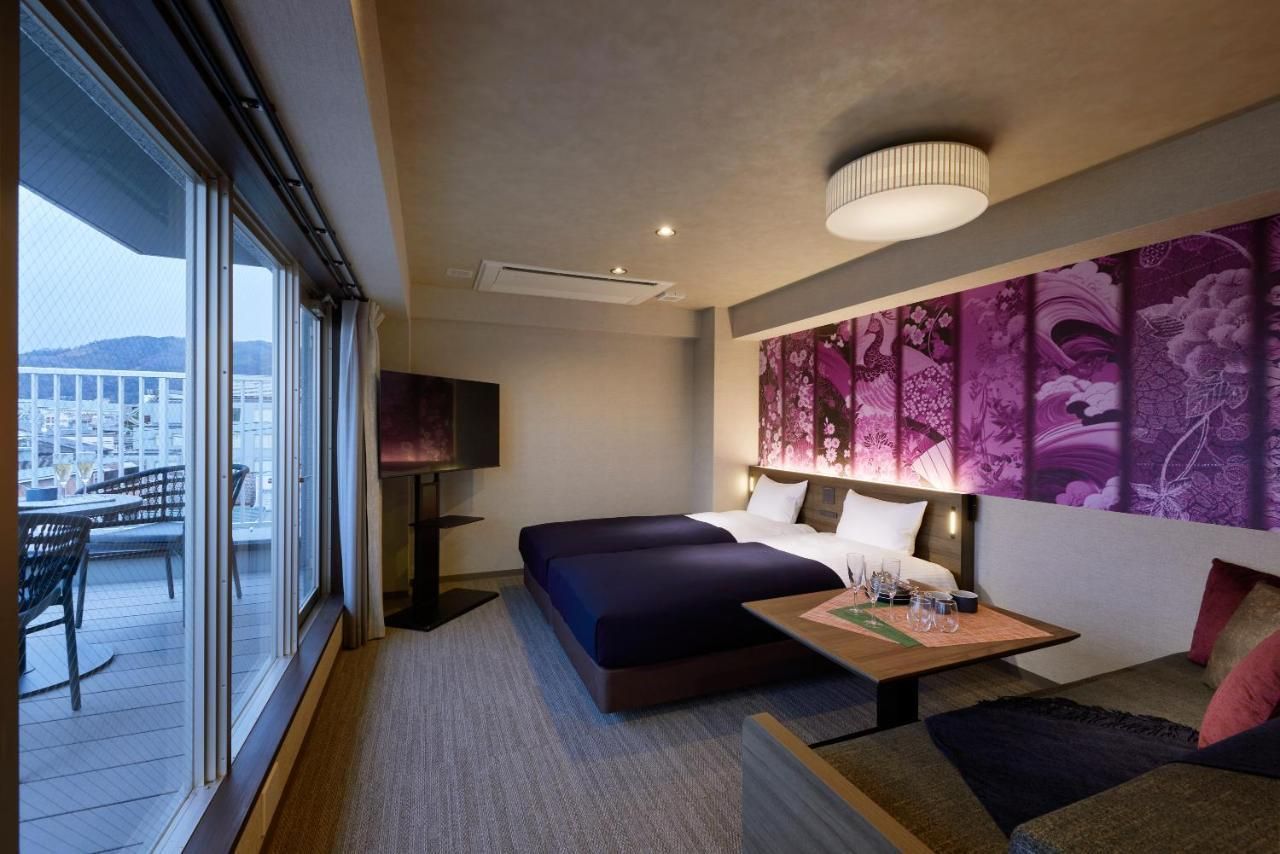 Balcony Room