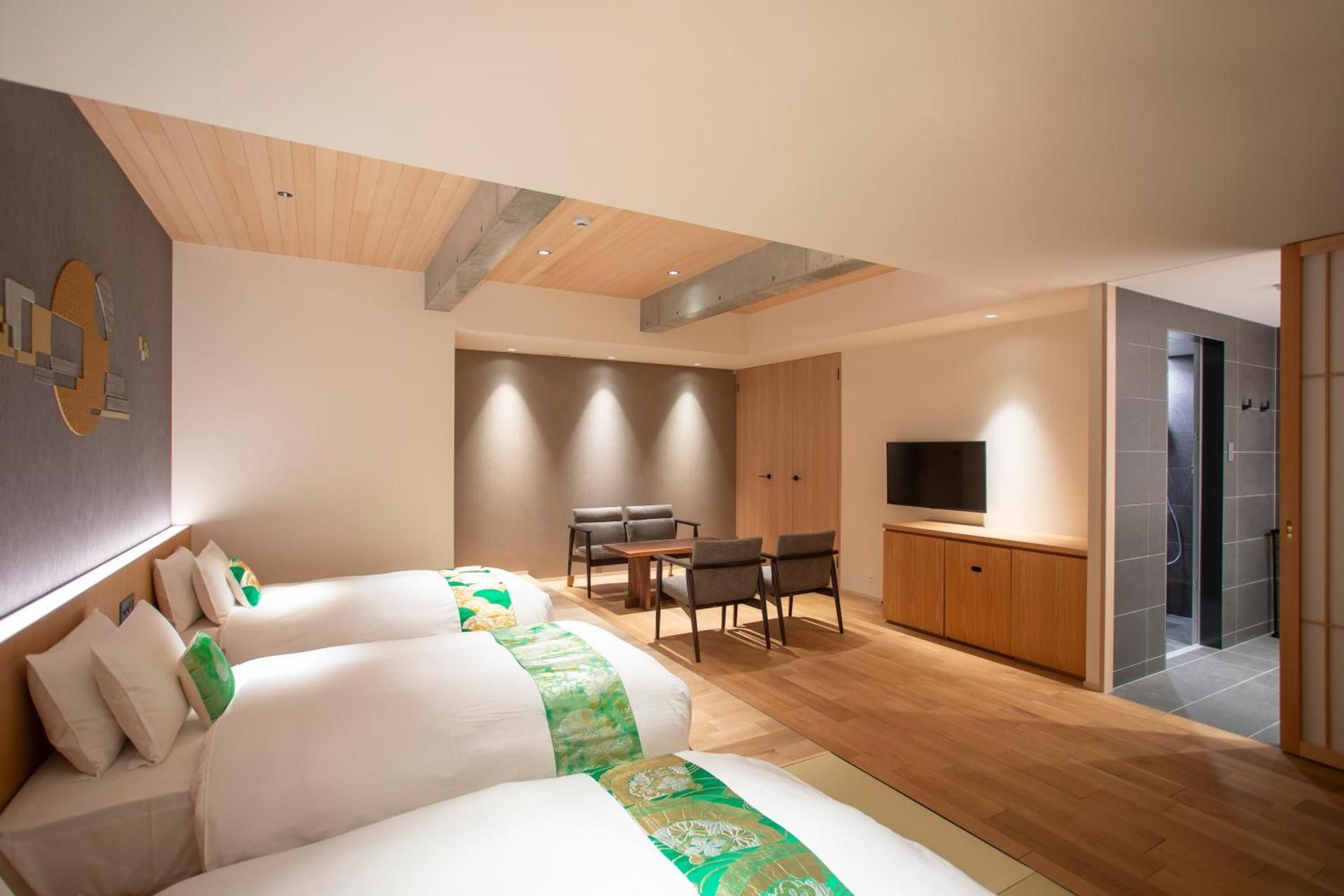 Deluxe Family Room - Non-Smoking - Basement