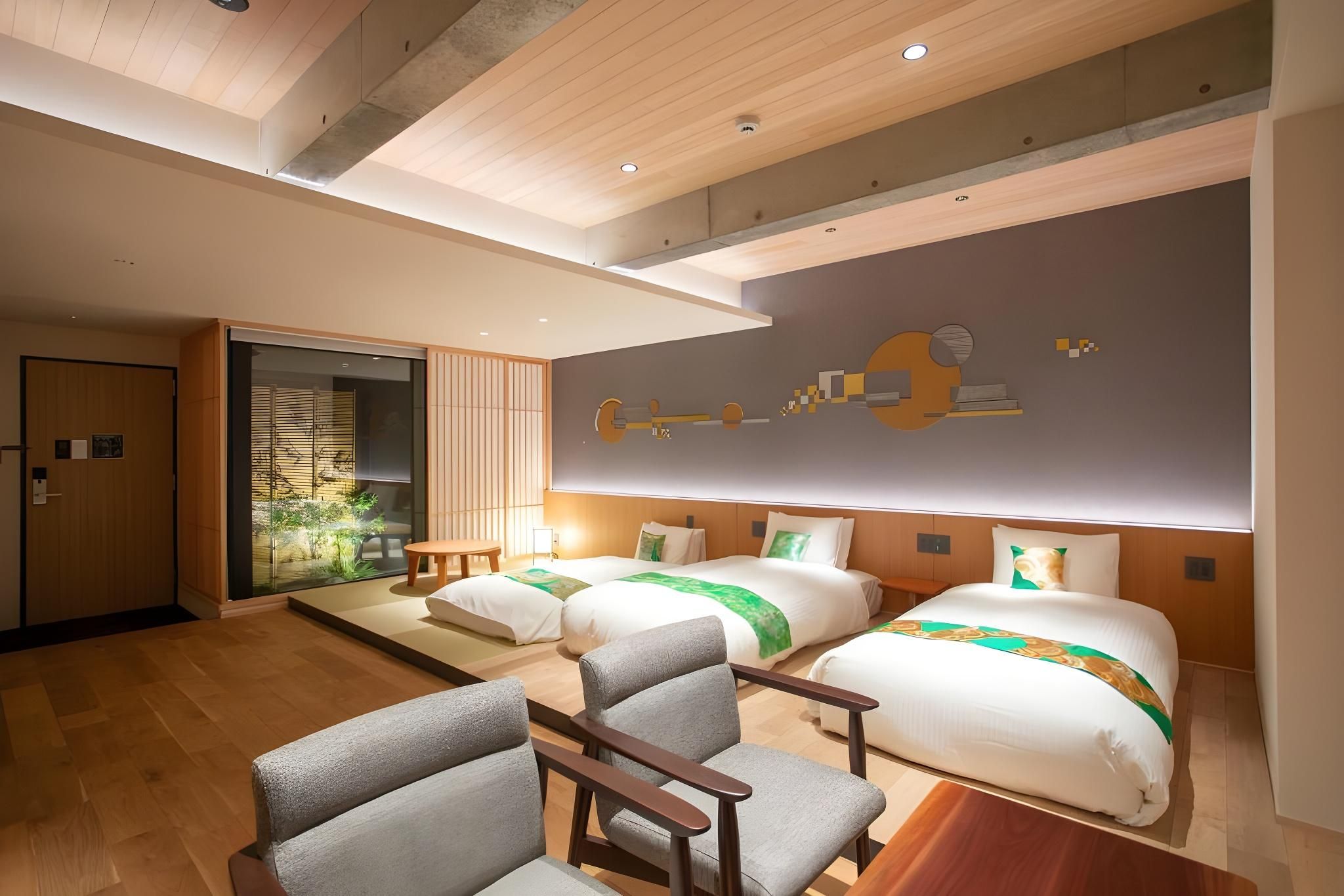 Deluxe Family Room
