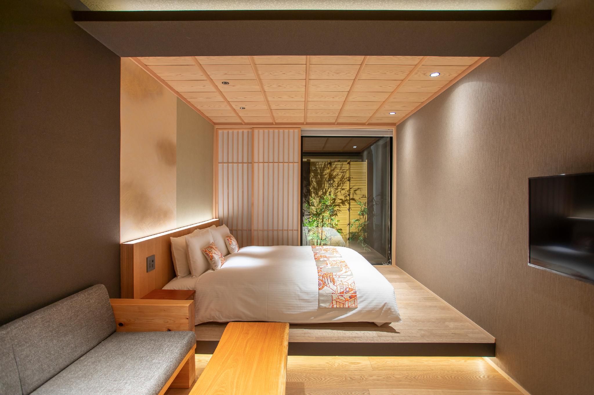 Queen Room - Non-Smoking