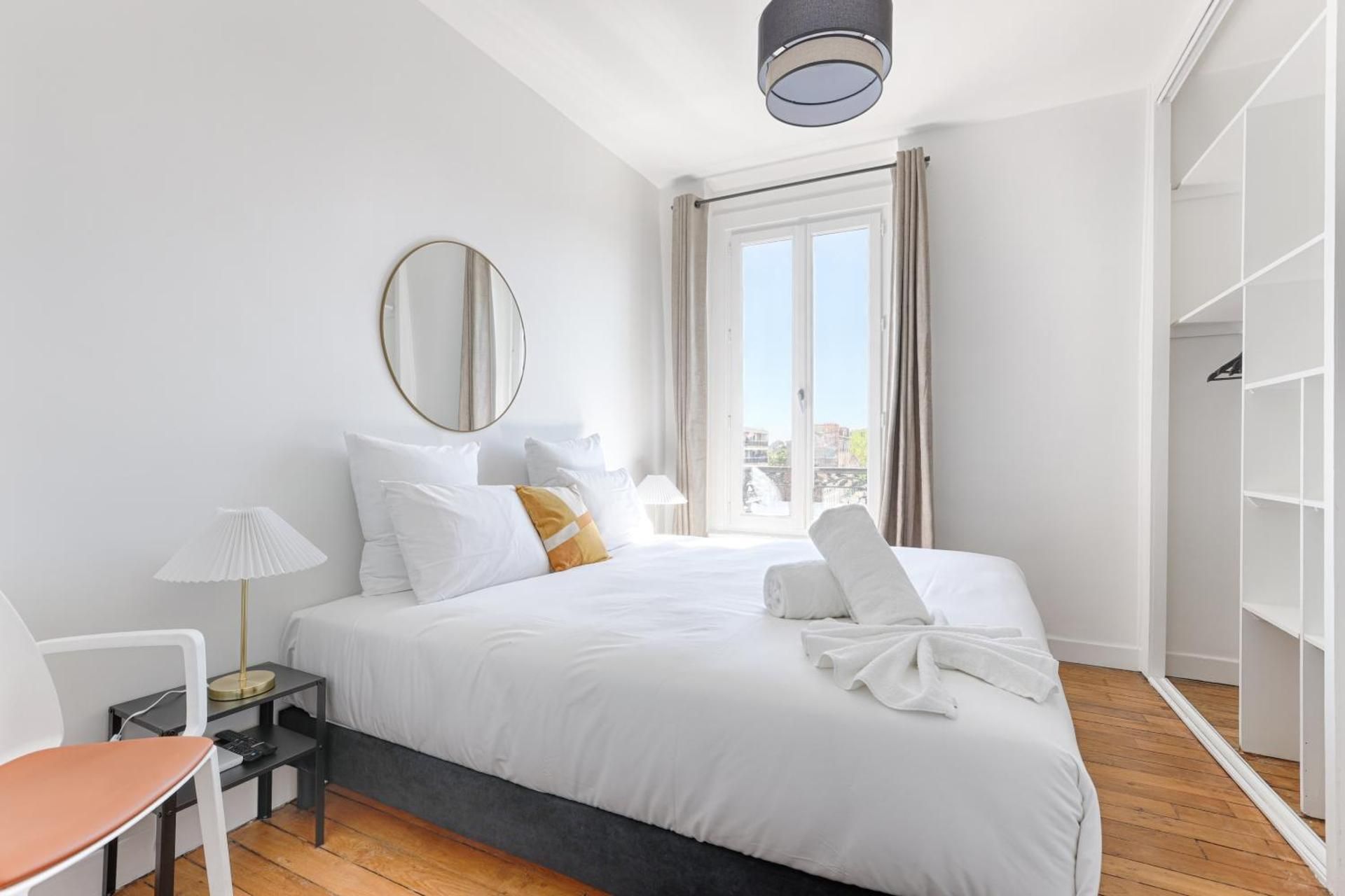 Four-Bedroom Deluxe Apartment