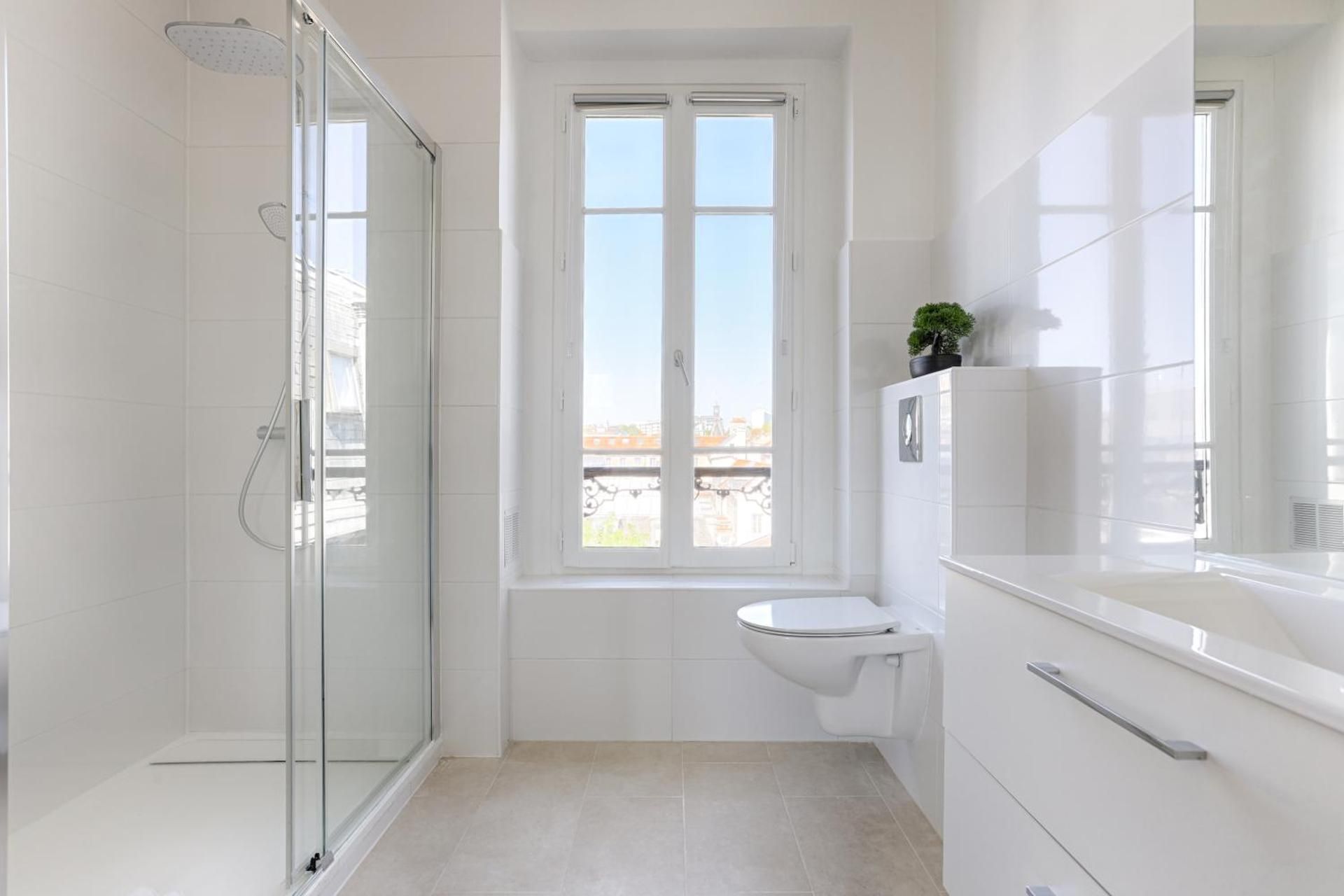 Four-Bedroom Deluxe Apartment