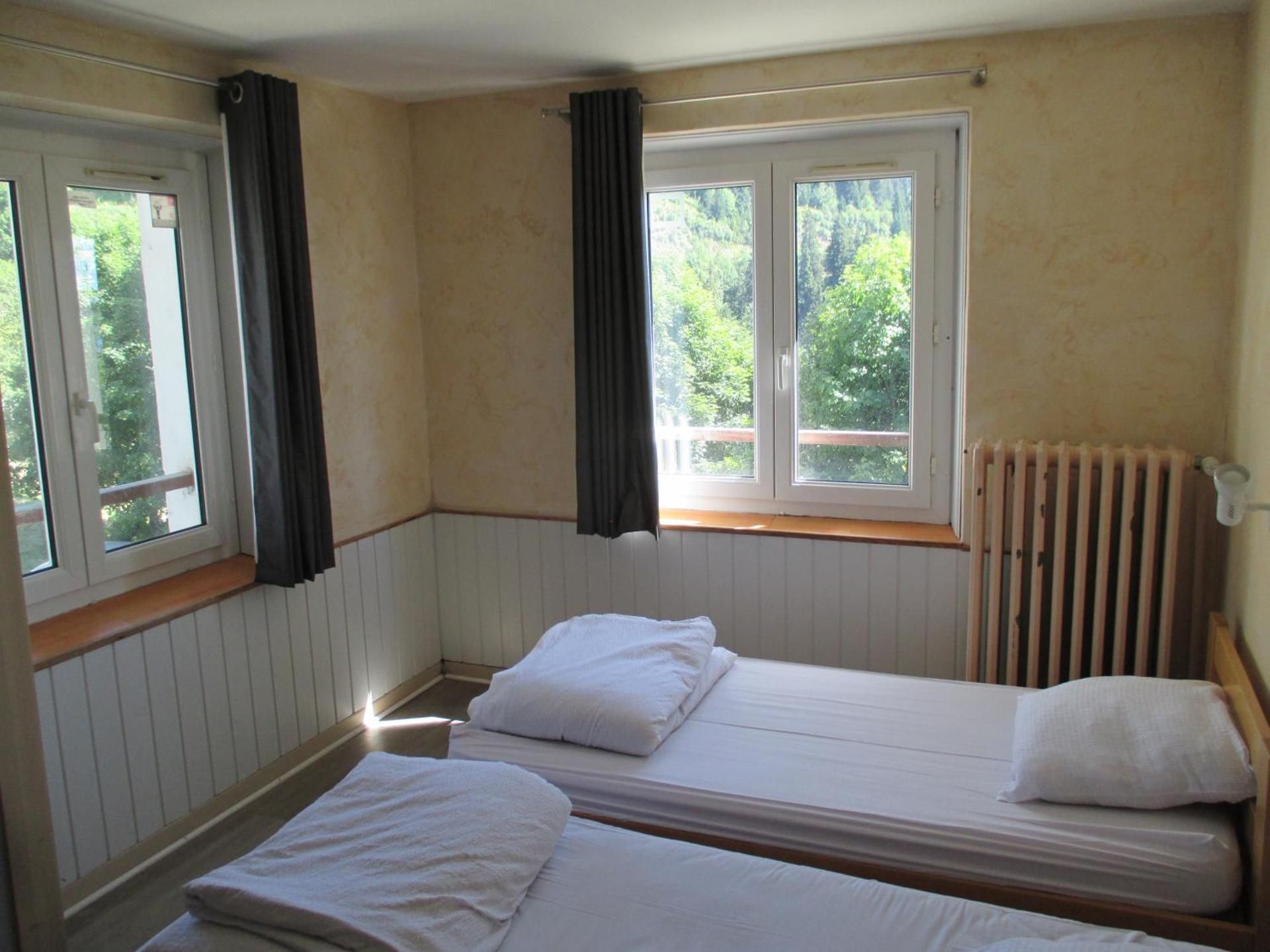Twin Room with Shower