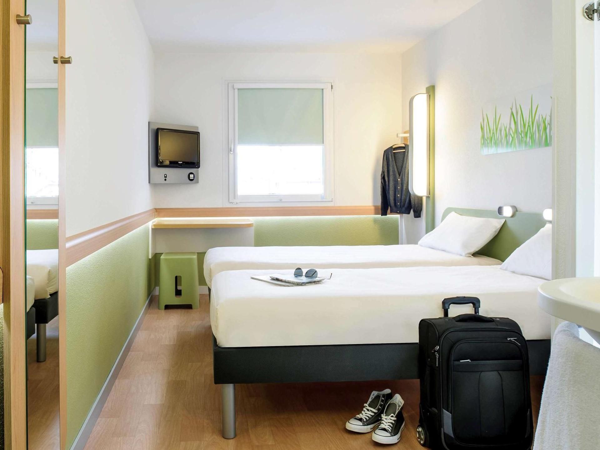 Twin - Room with twin beds.