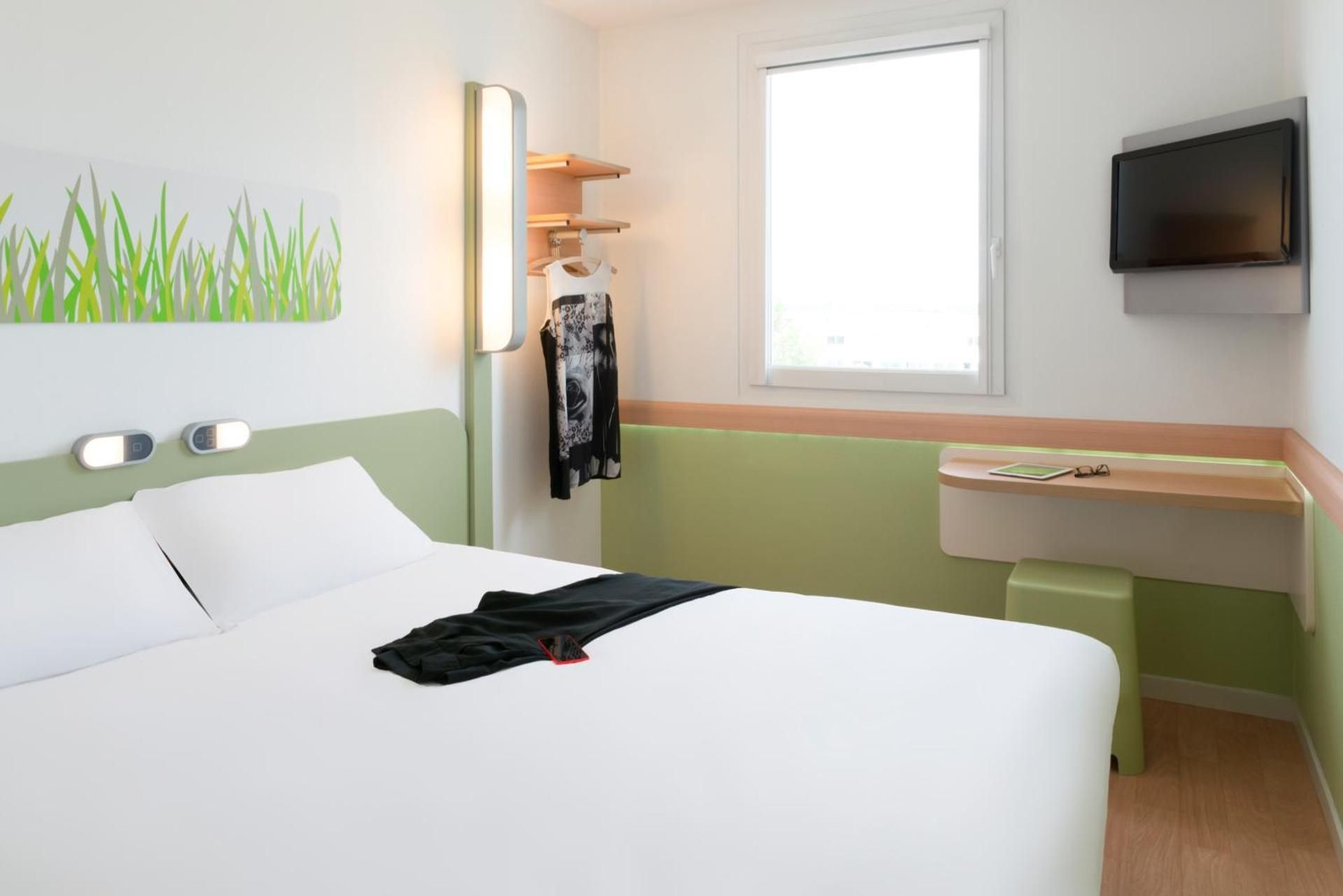 Double - Room With A Large Bed For 2 People