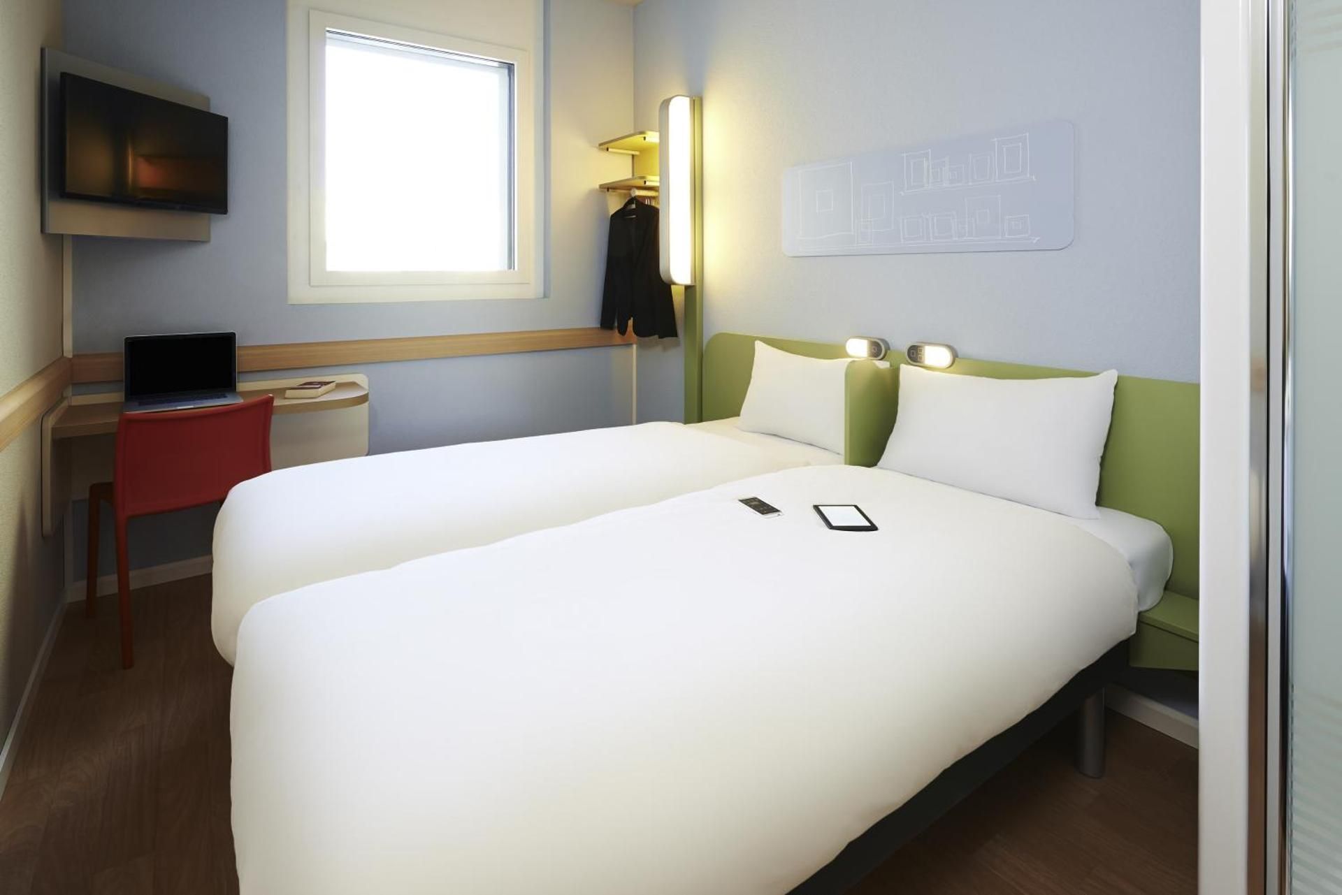 Twin - Room with twin beds.