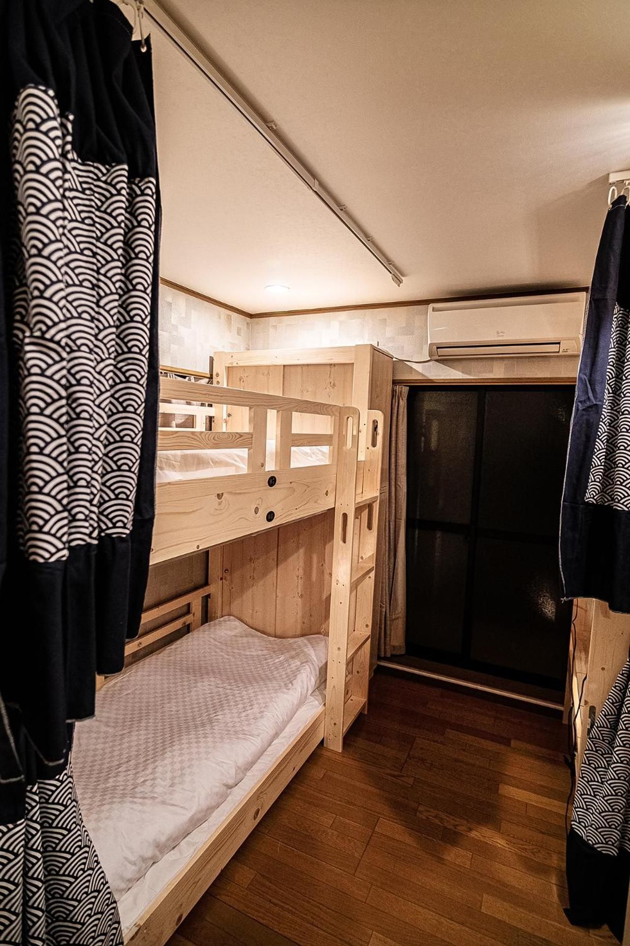 Bed in 8-Bed Mixed Dormitory Room