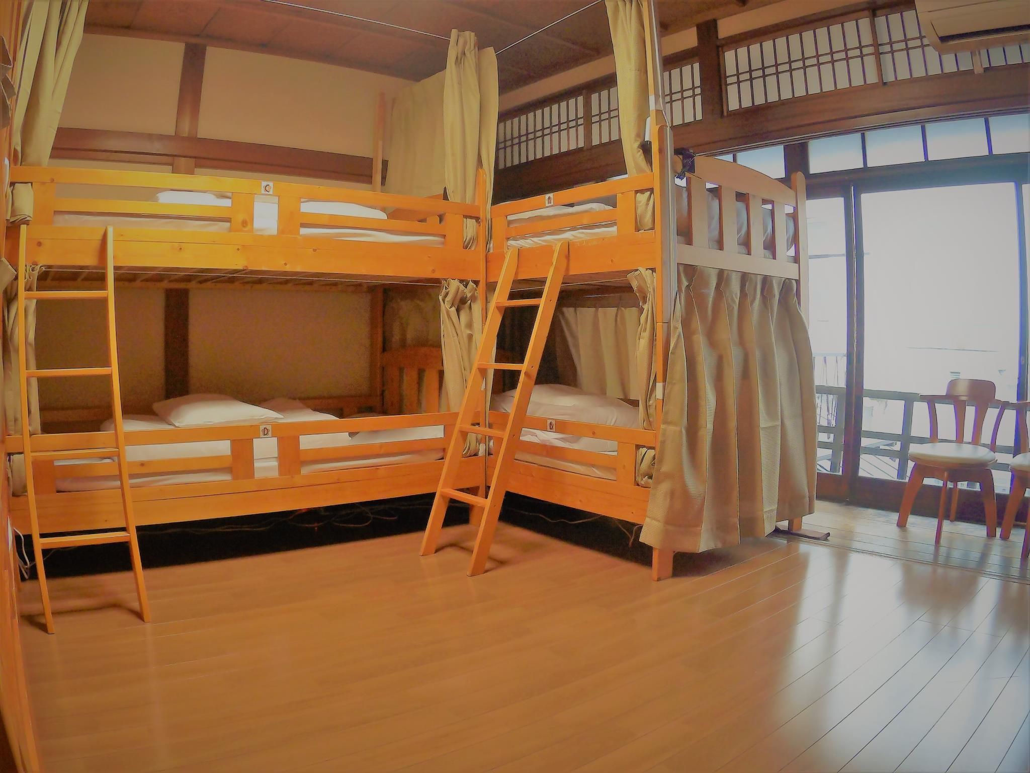 Bunk Bed in 6-Bed Mixed Dormitory Room