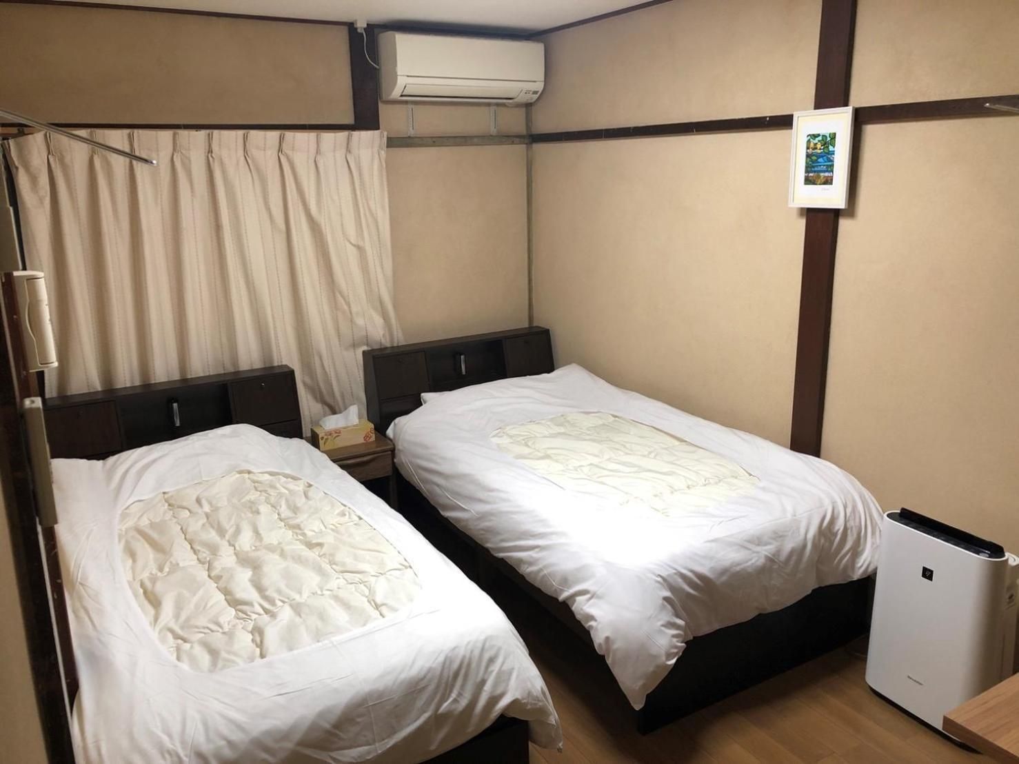 Twin Room with Shared Bathroom