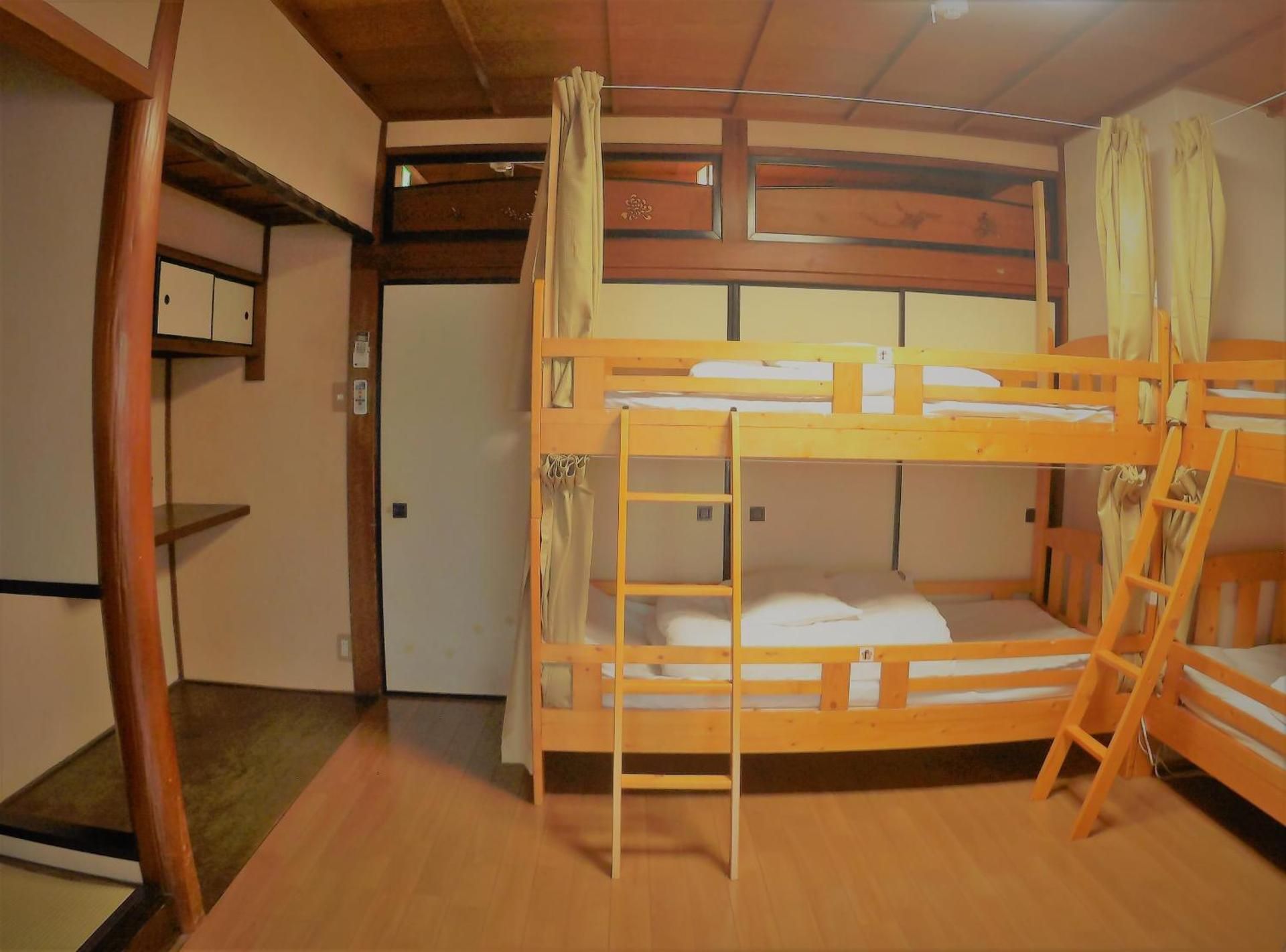 Bunk Bed in 6-Bed Mixed Dormitory Room
