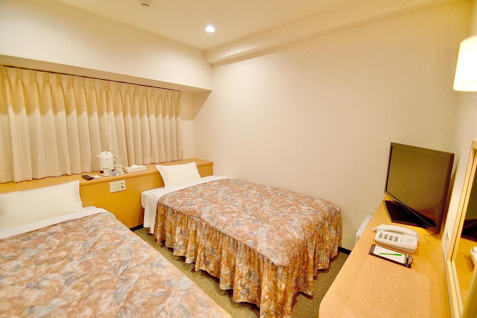Twin Room 3 - Single Night Stay - Non-Smoking