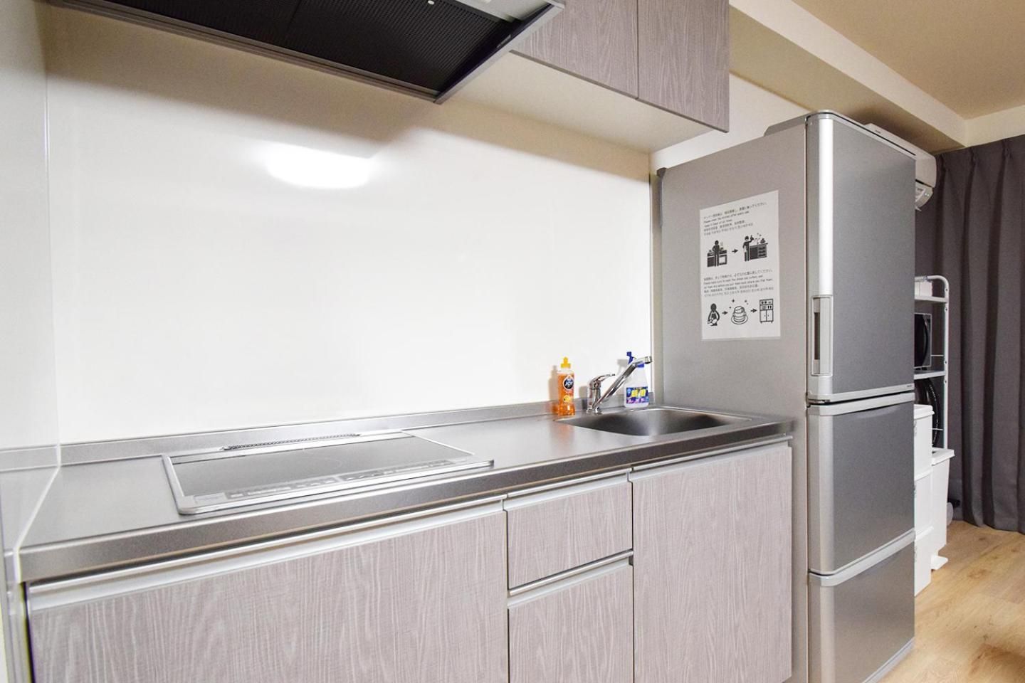 Deluxe One-Bedroom Apartment