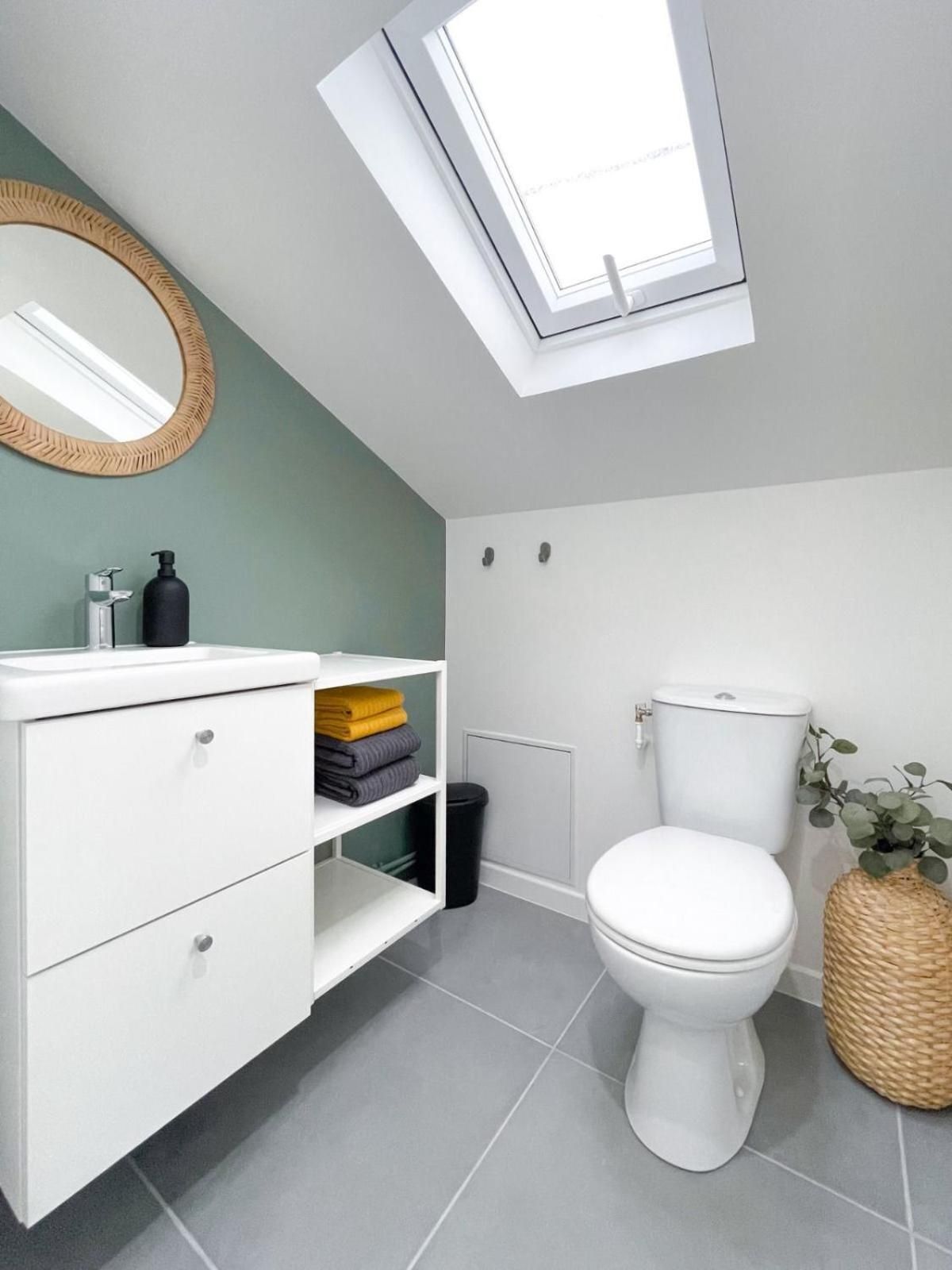 Deluxe One-Bedroom Apartment with City View