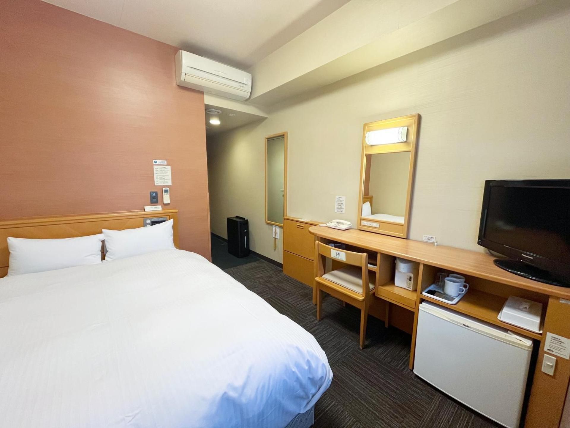 Semi Double Room - Non-Smoking