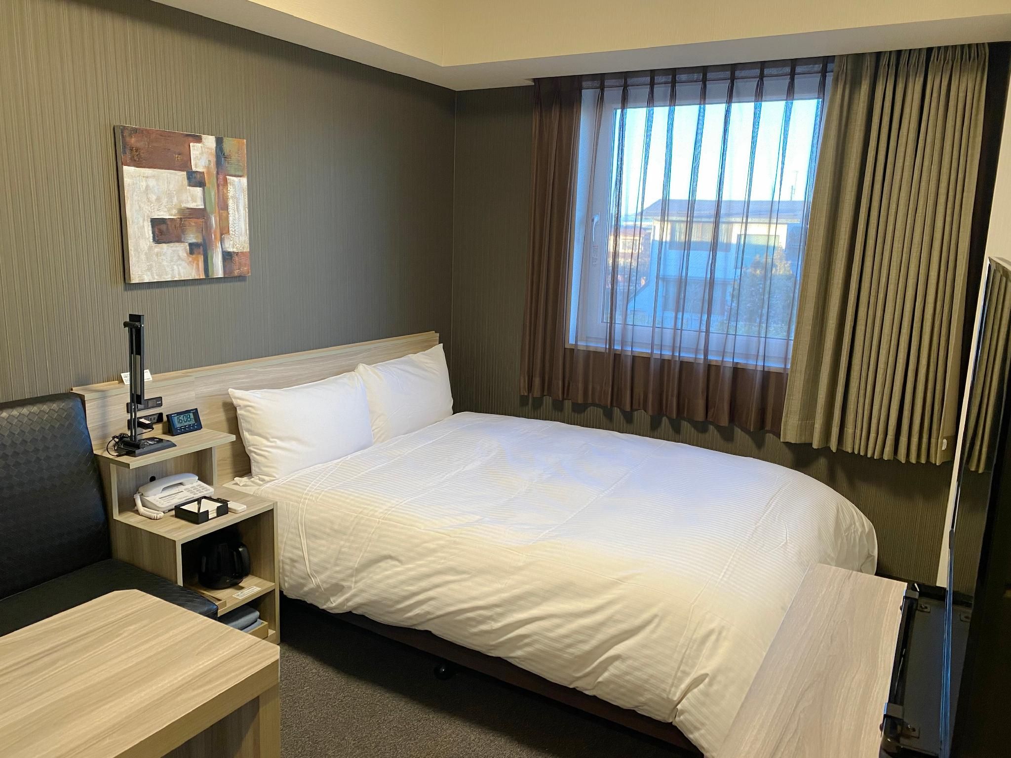 Semi Double Room - Non-Smoking