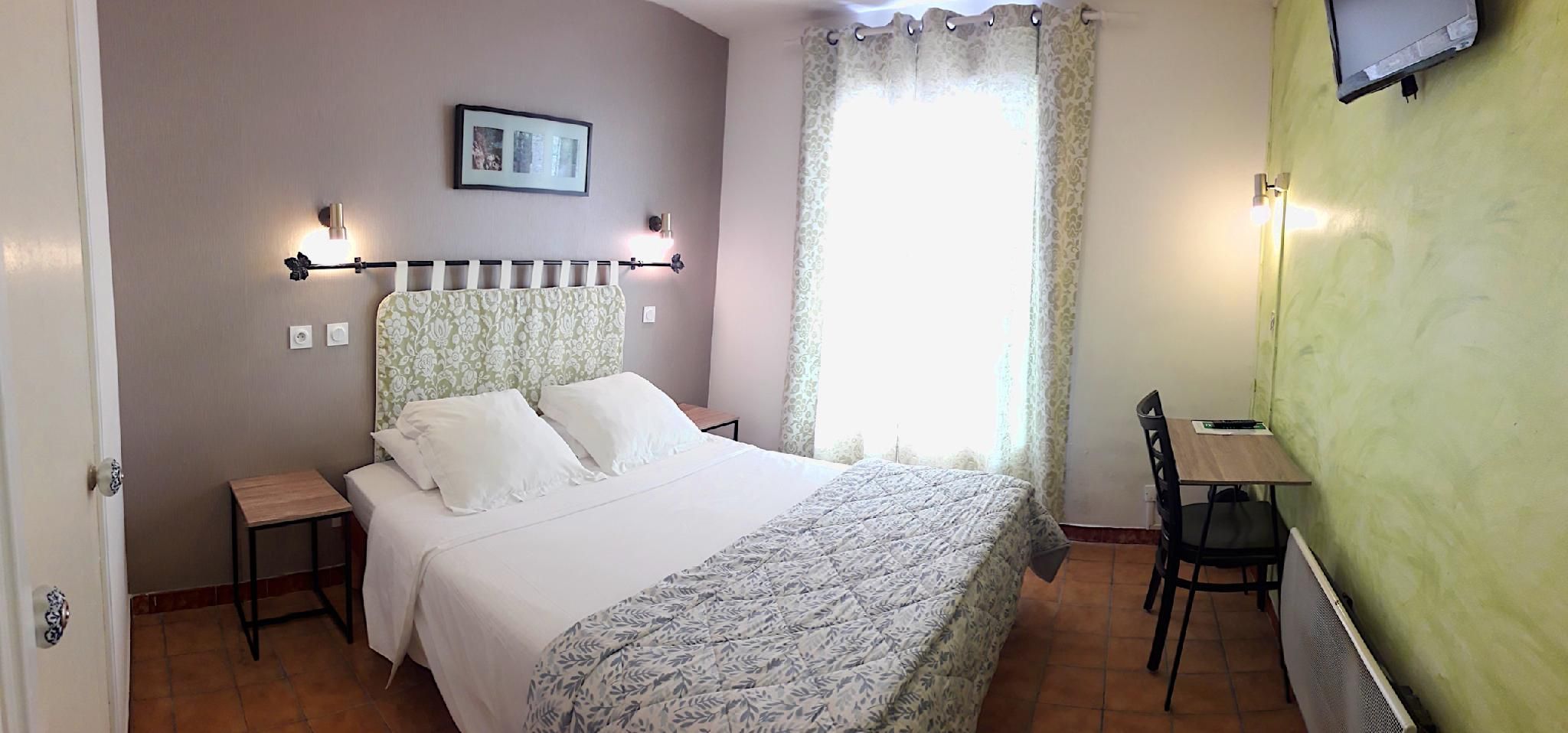 double room-ensuite with shower