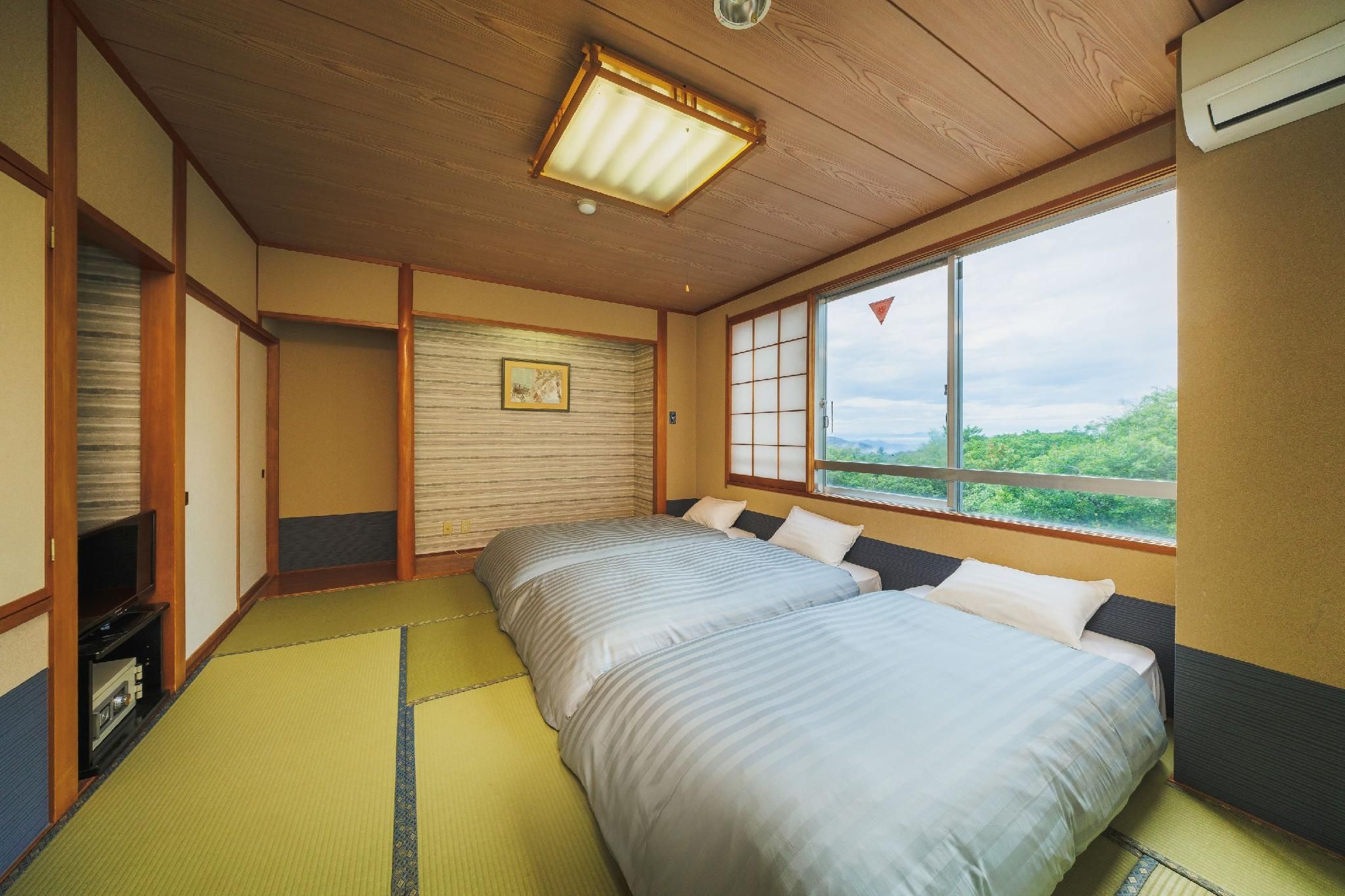 Triple Bedroom