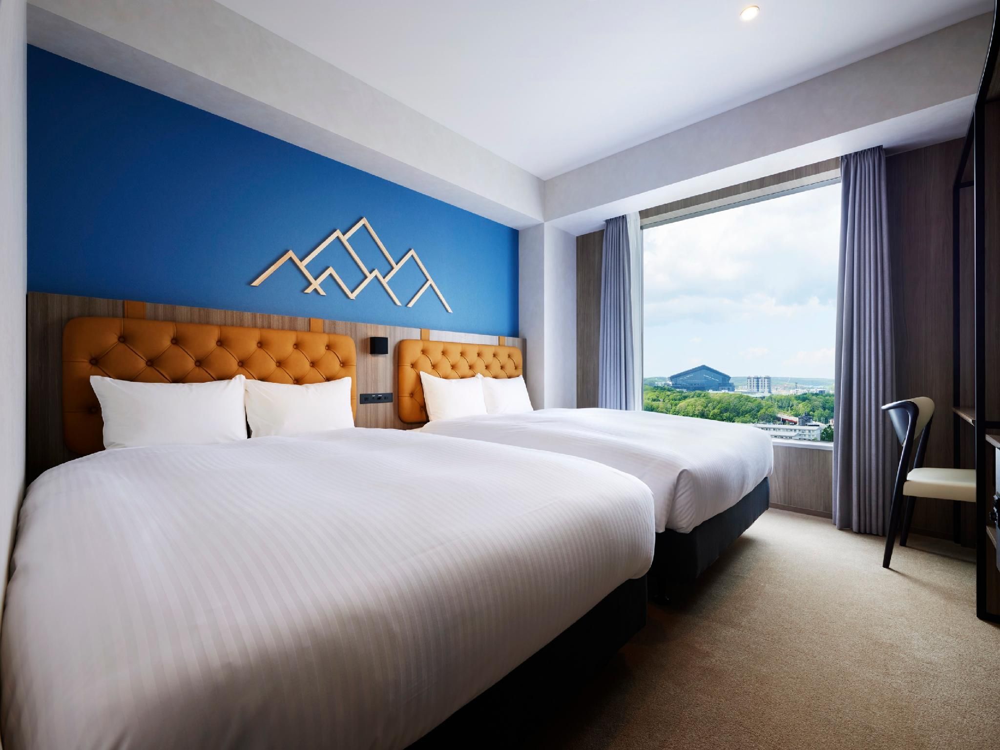 Starlight Floor Junior Suite with ES CON FIELD View