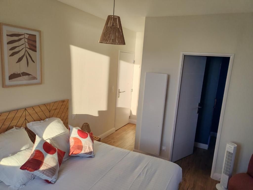 Double Room with Balcony and Sea View