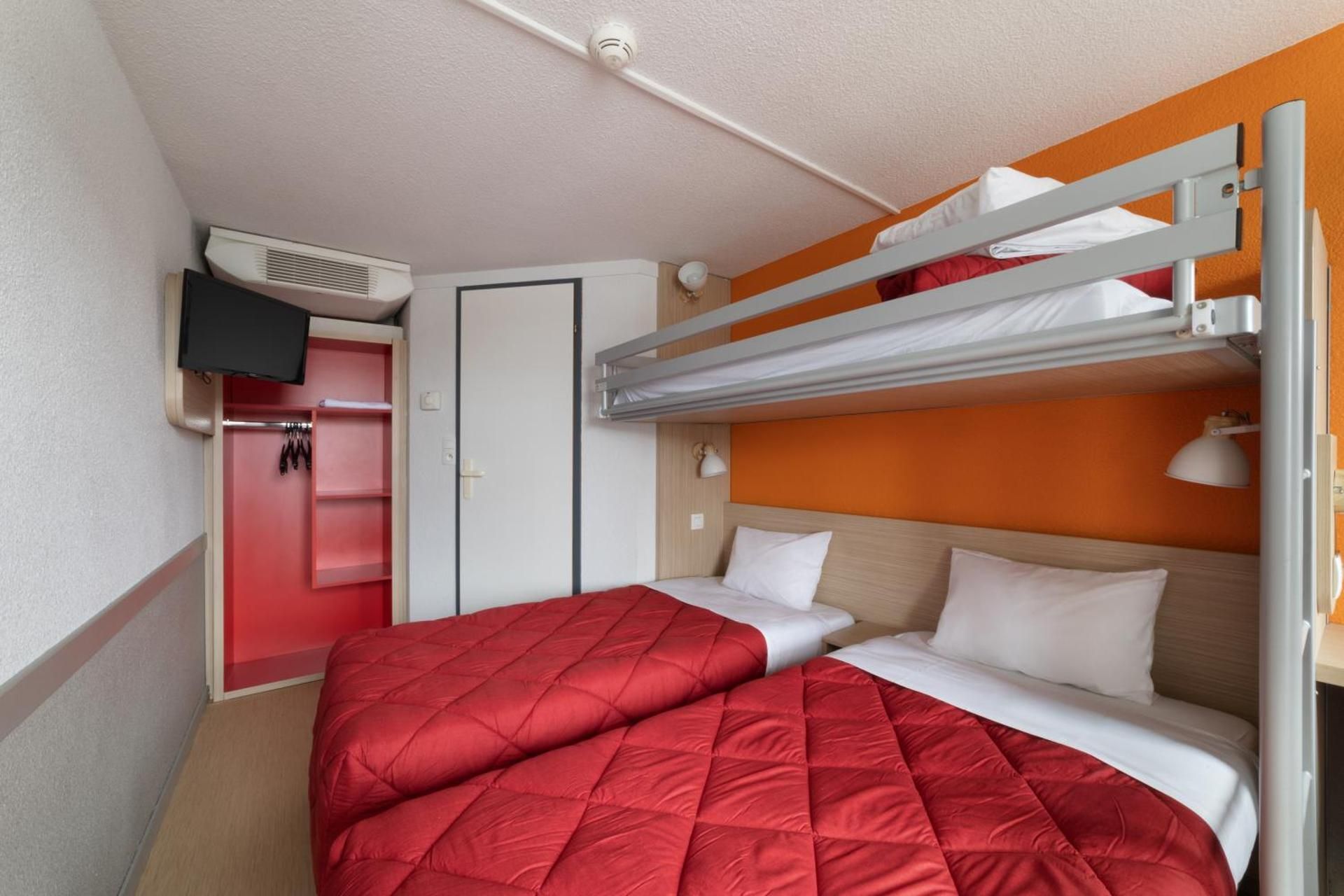 Triple Room