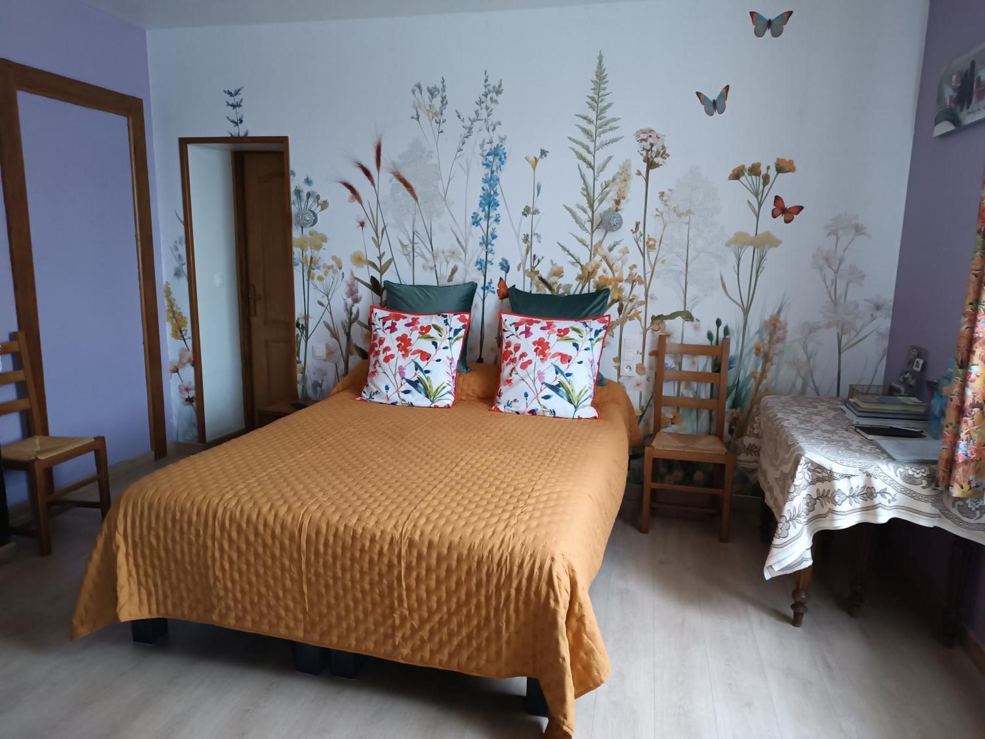 Deluxe Room (2 Adults + 1 Child)