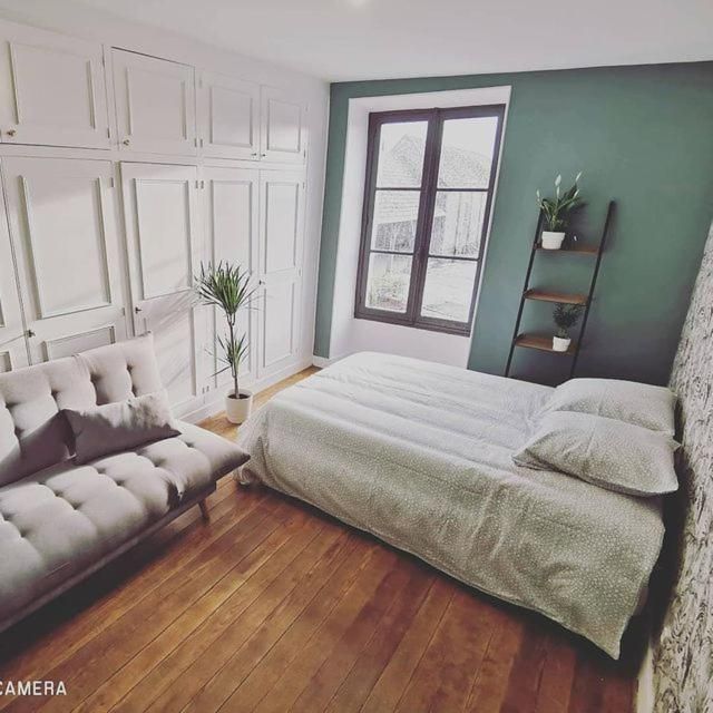 Seven-Bedroom House