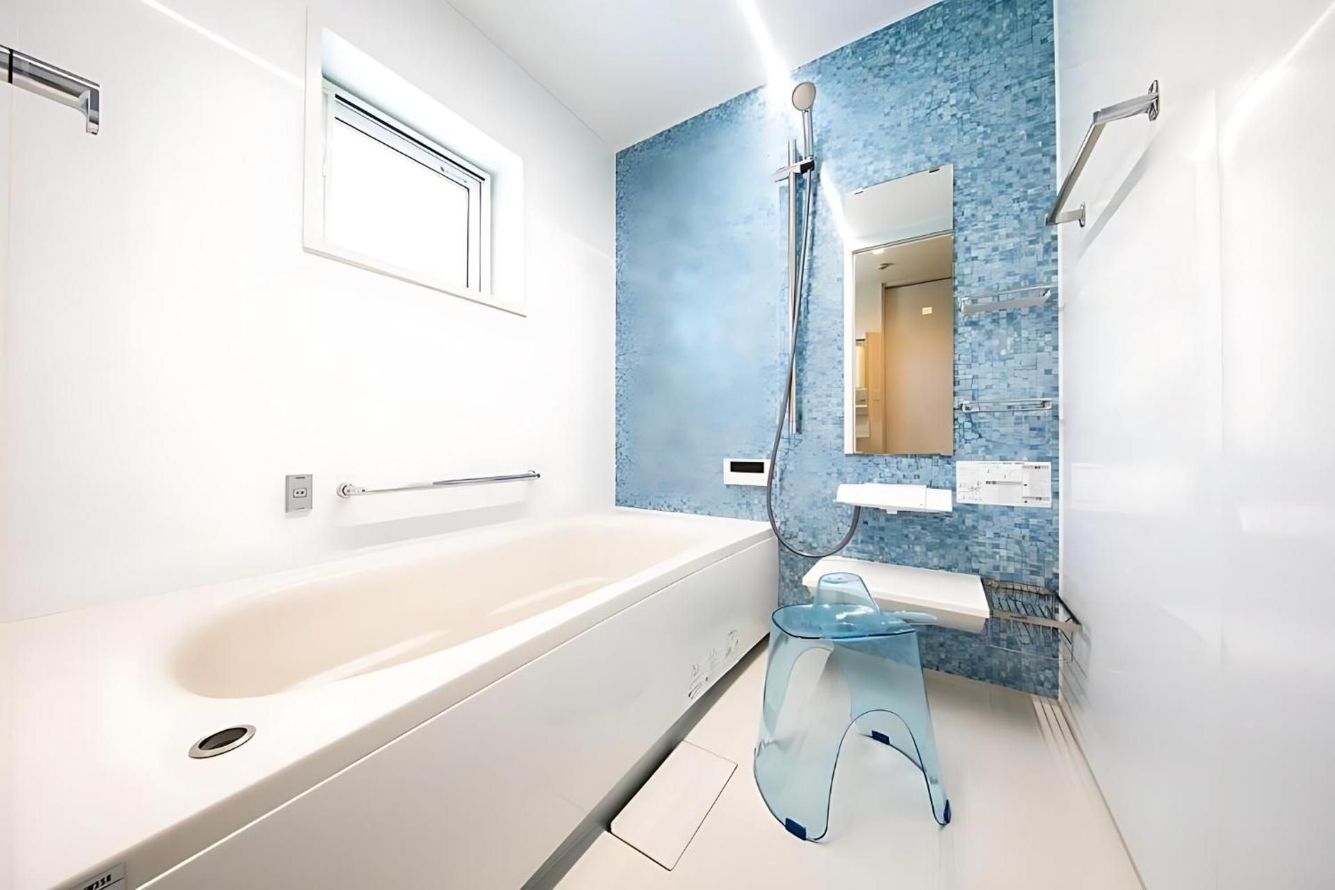 Three-Bedroom Deluxe Apartment