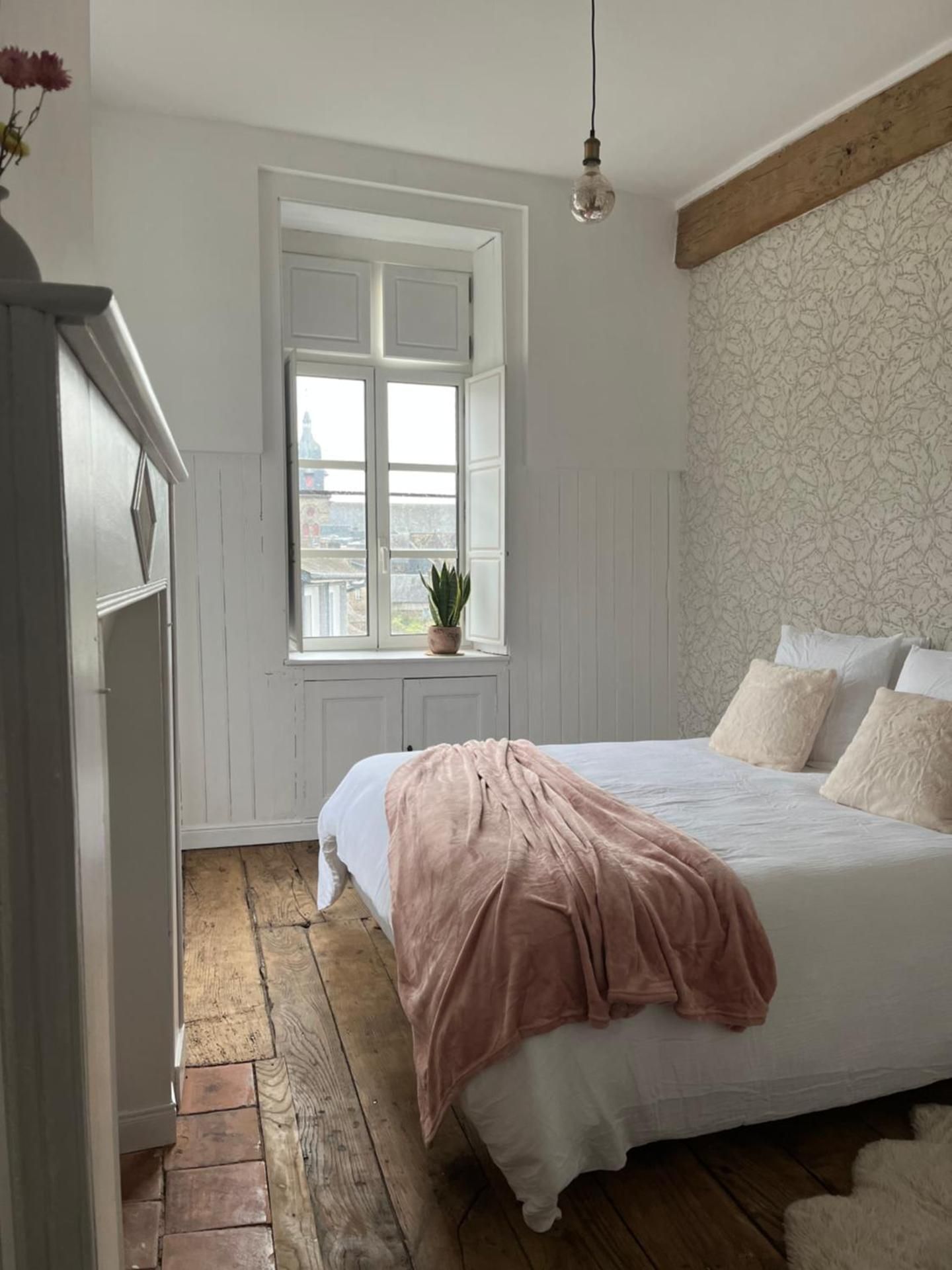 Mercier de Montigny - Les Chambres du Beffroi - SPA et Massage